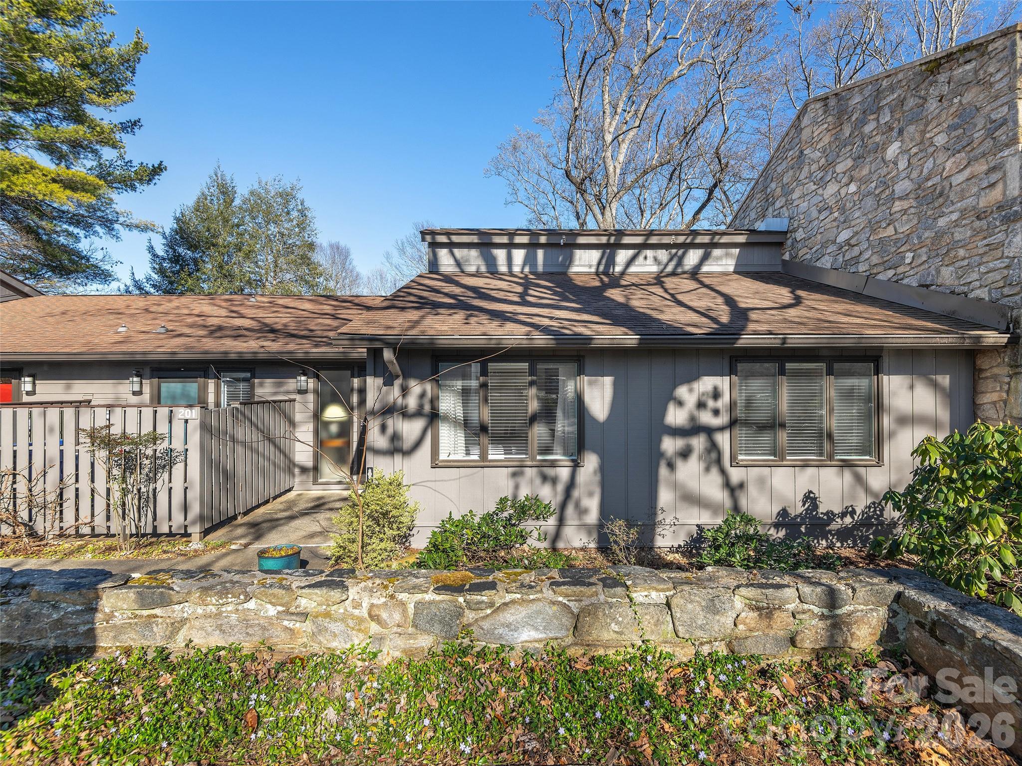 201 Crowfields Drive Property Photo 1
