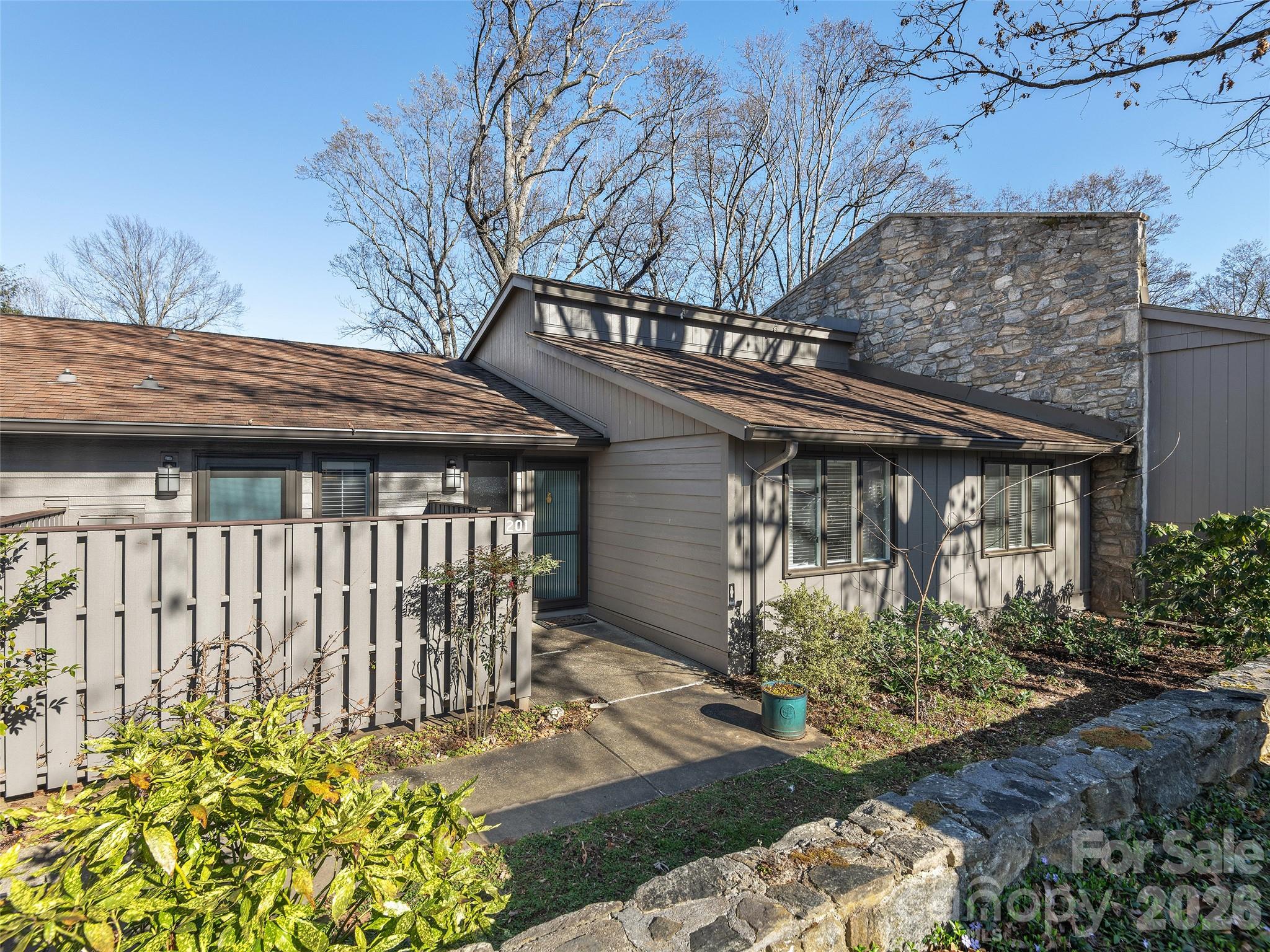 201 Crowfields Drive Property Photo 2