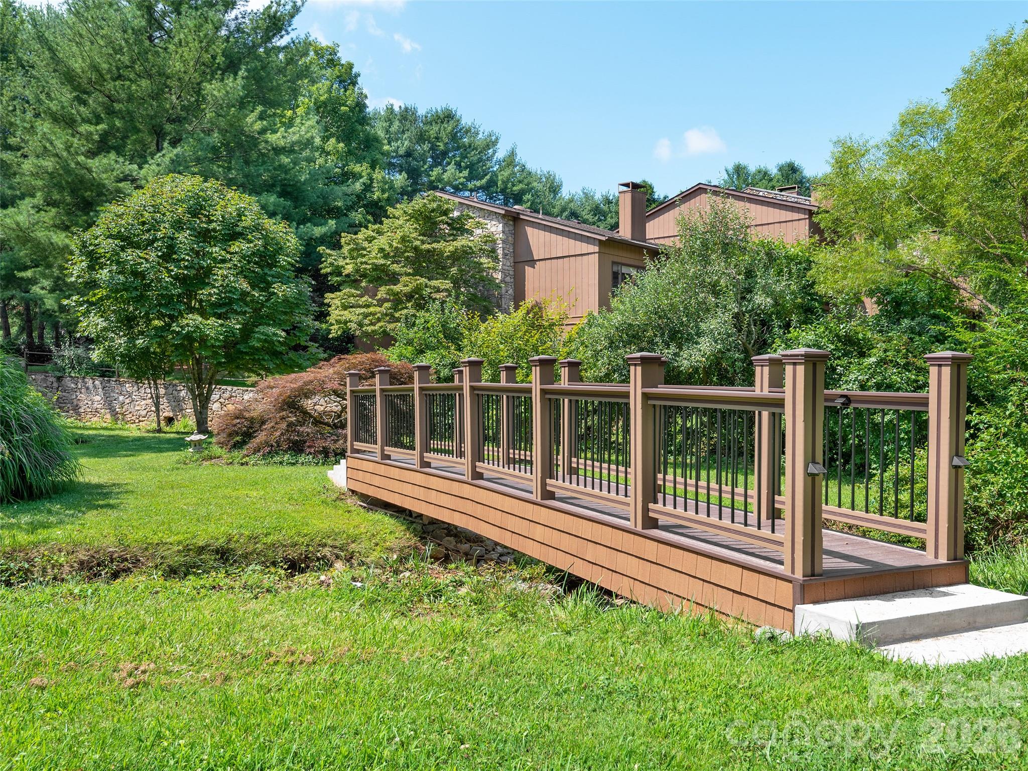 201 Crowfields Drive Property Photo 24