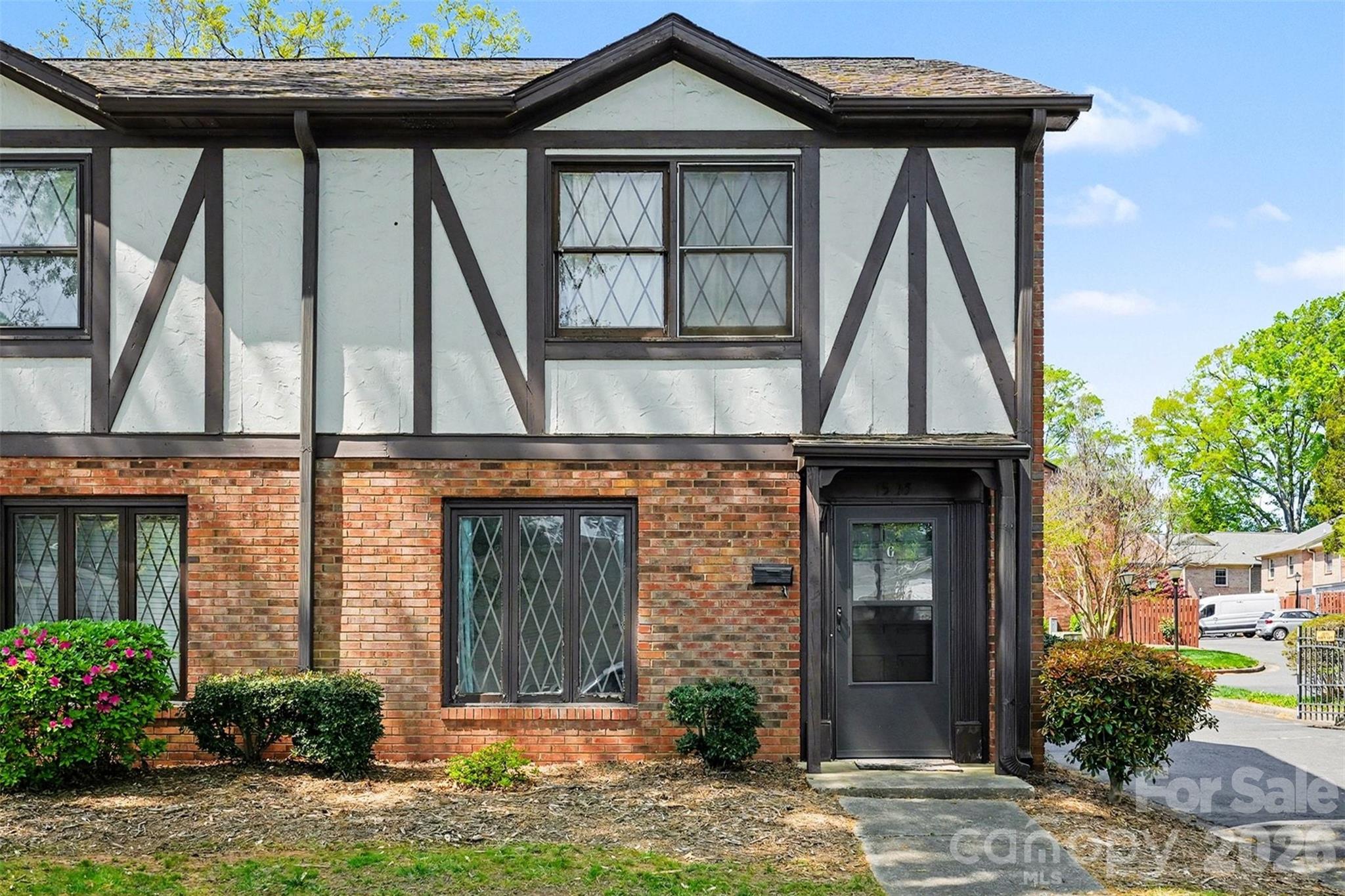 1535 Lansdale Drive G Property Photo 1