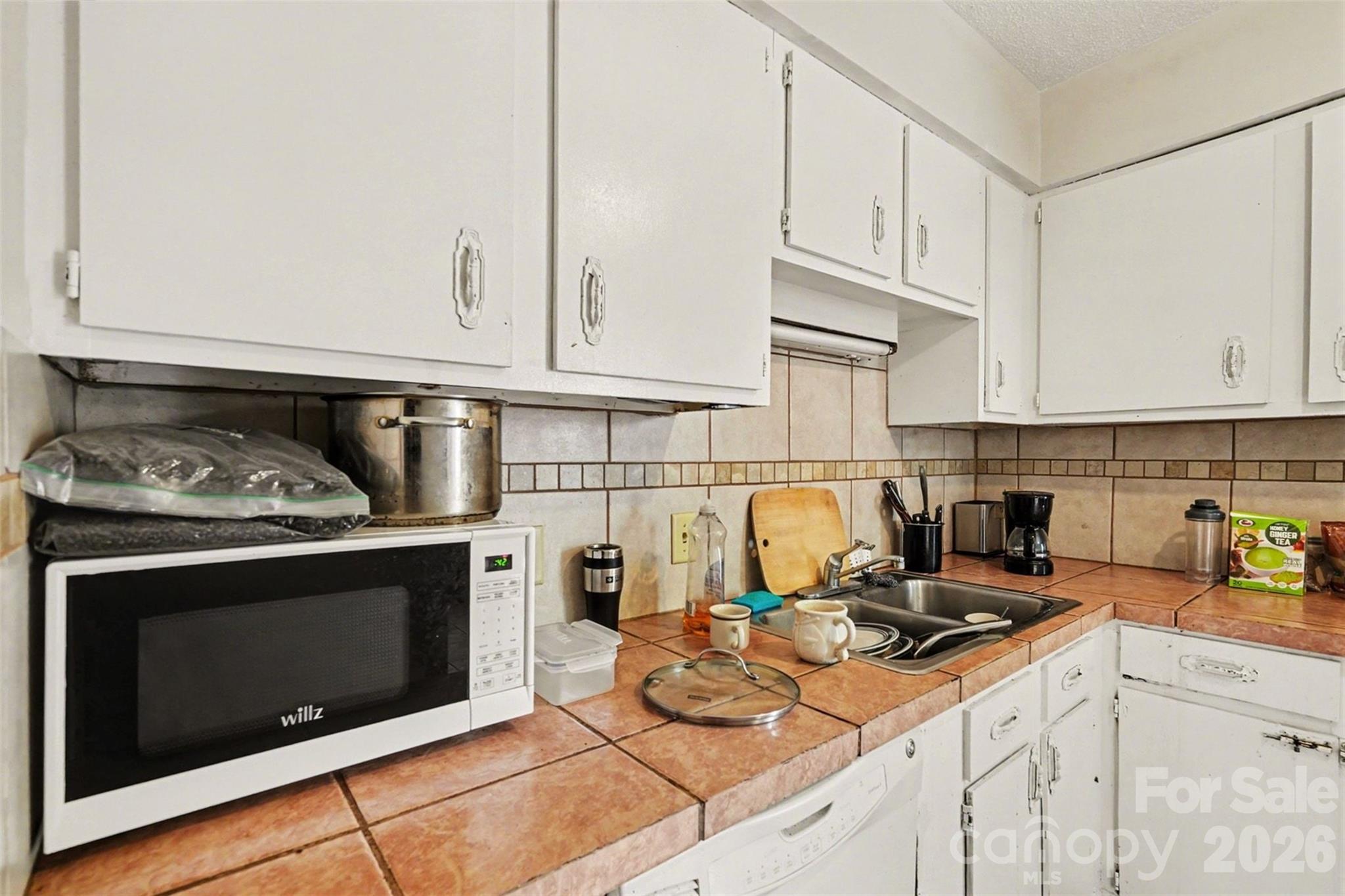 1535 Lansdale Drive G Property Photo 9