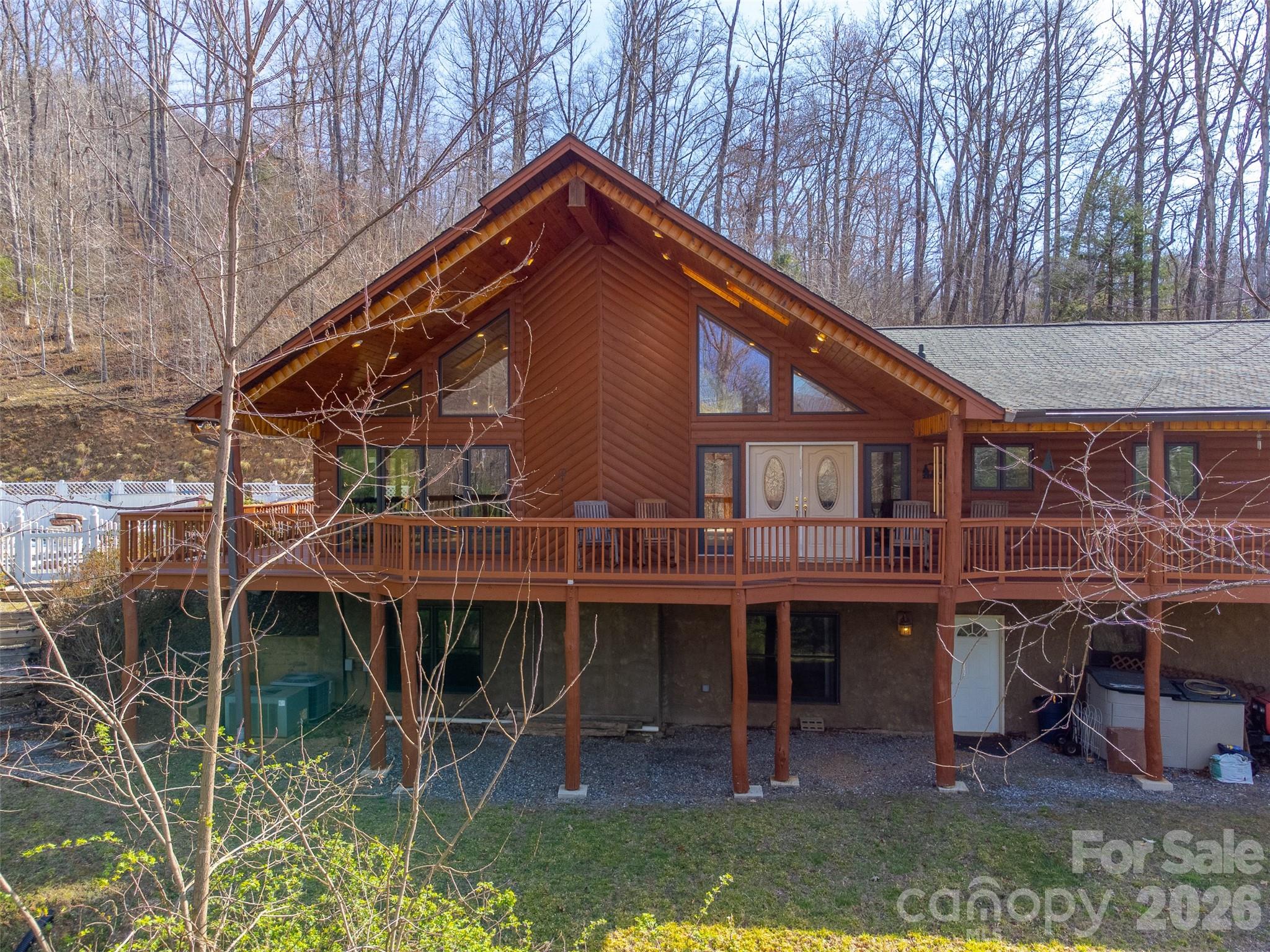 112 Hawks Nest Ridge Property Photo 2