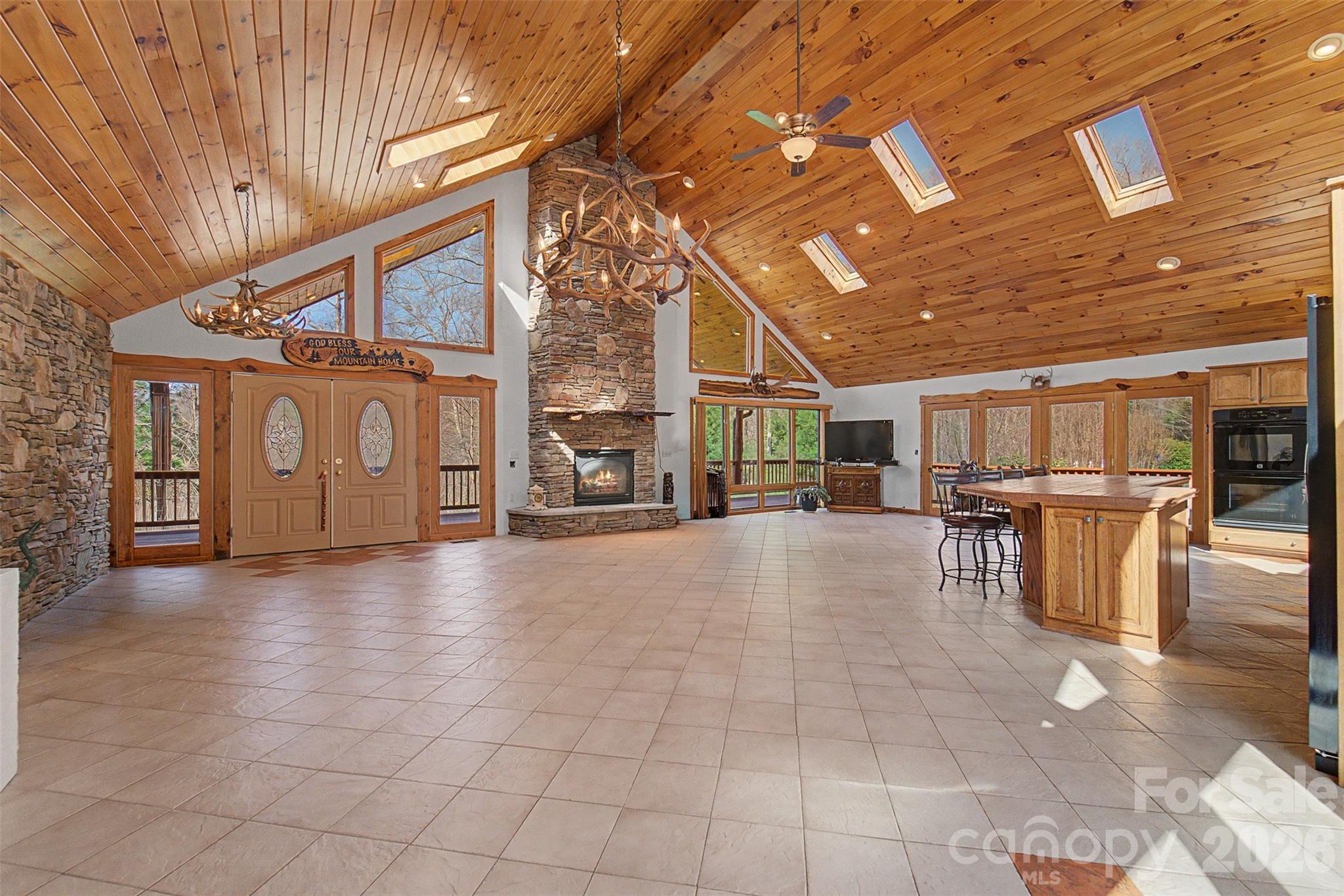 112 Hawks Nest Ridge Property Photo 8