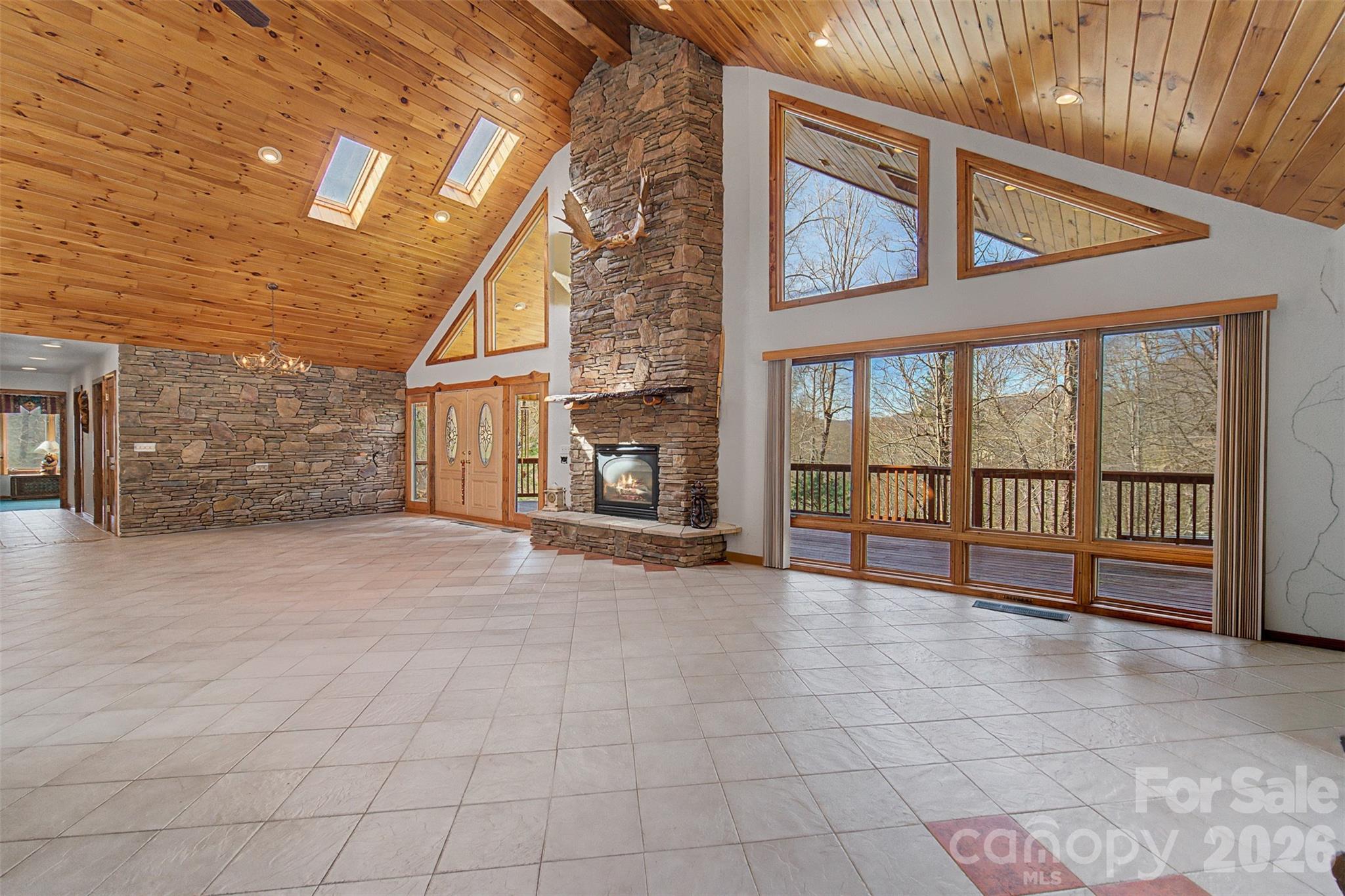 112 Hawks Nest Ridge Property Photo 13