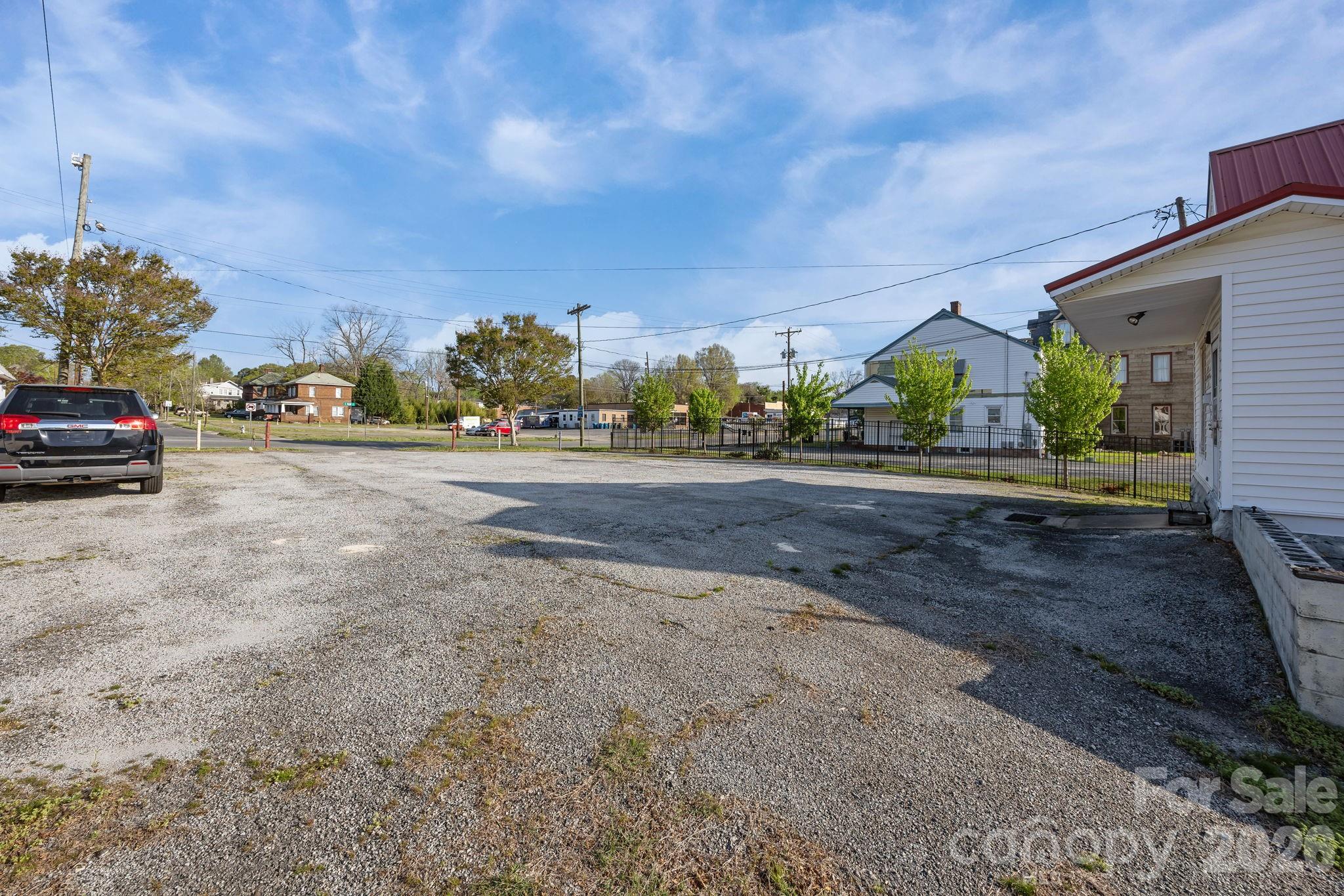 629 S Main Street Property Photo 5