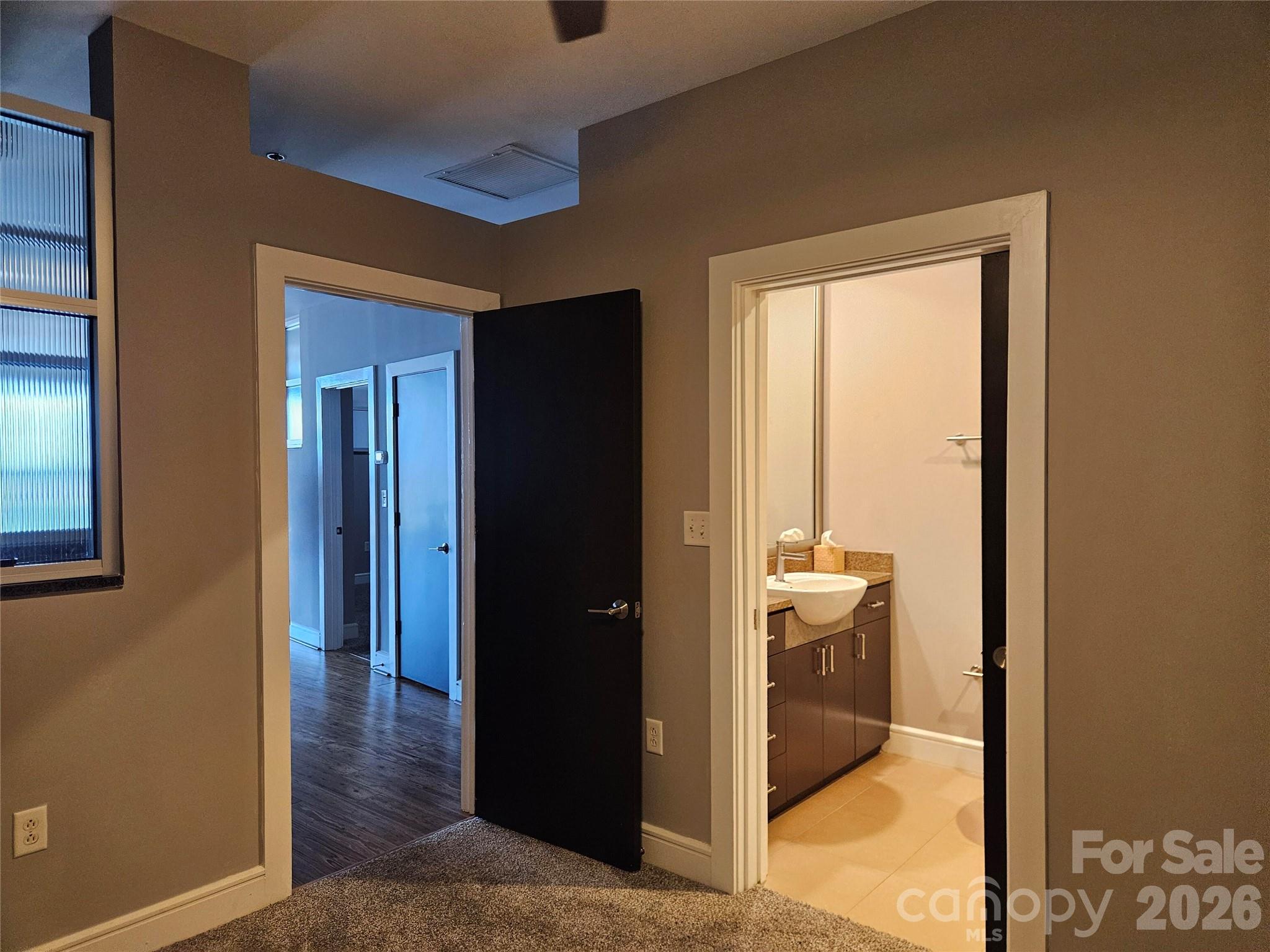 333 W Trade Street 1202 Property Photo 24