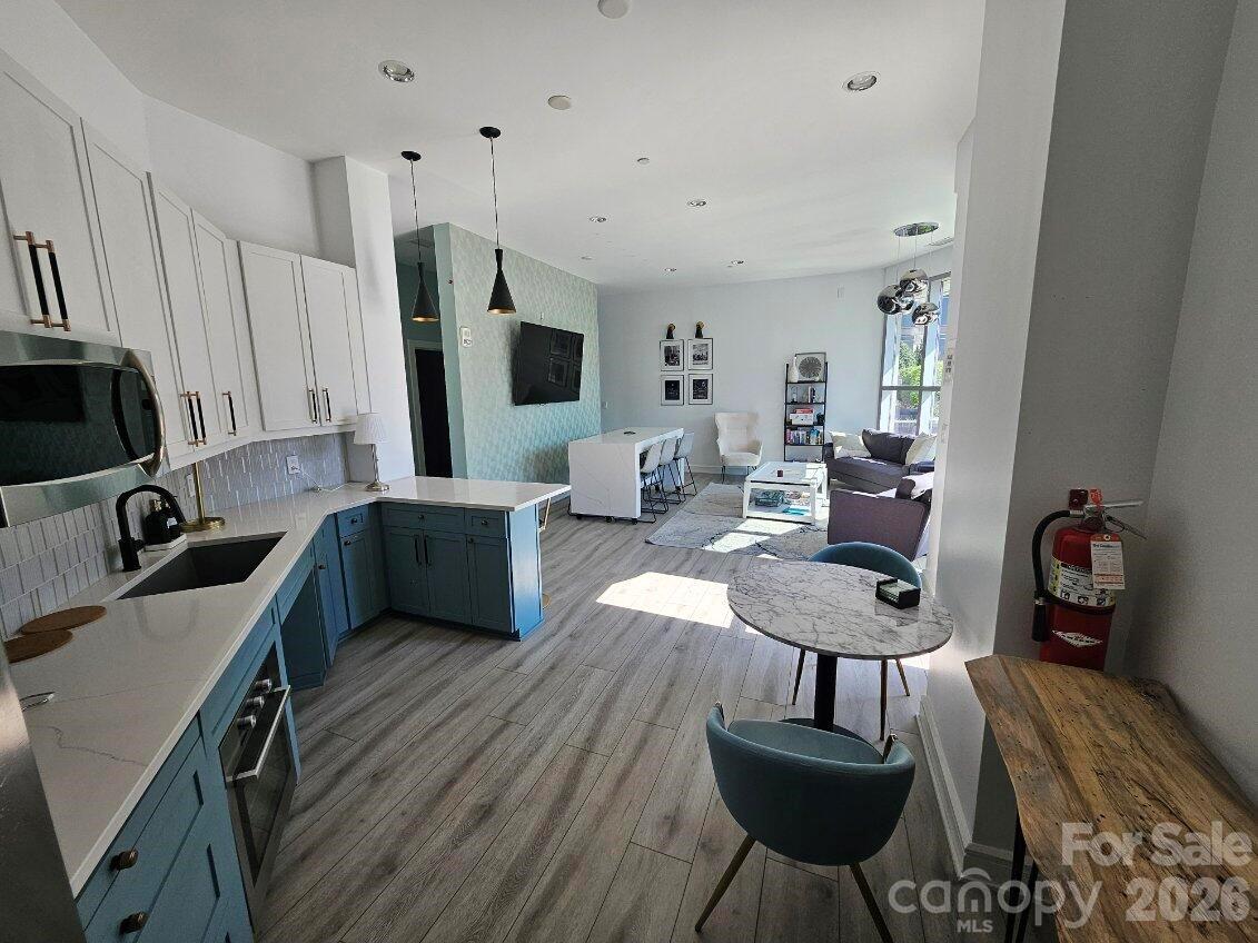 333 W Trade Street 1202 Property Photo 30