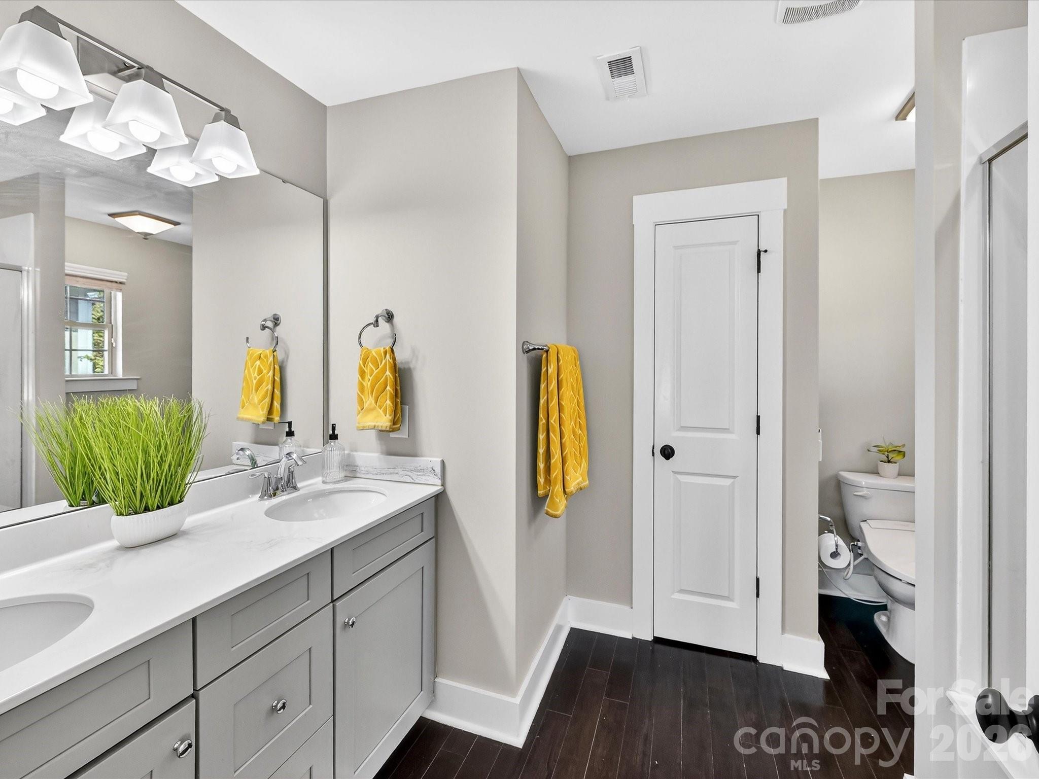 2718 Tranquil Oak Place Property Photo 8