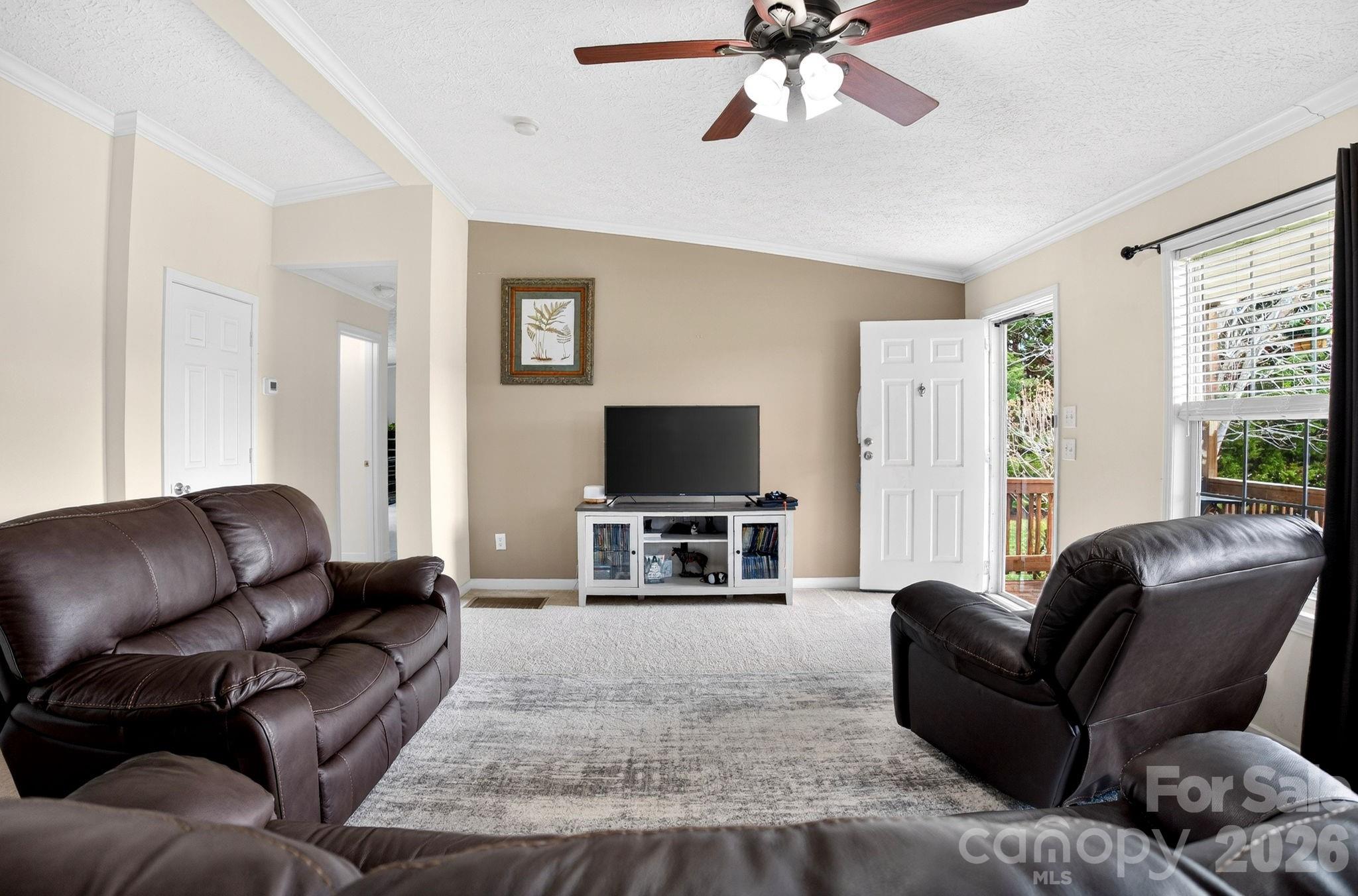 22 Brookfield Lane Property Photo 4