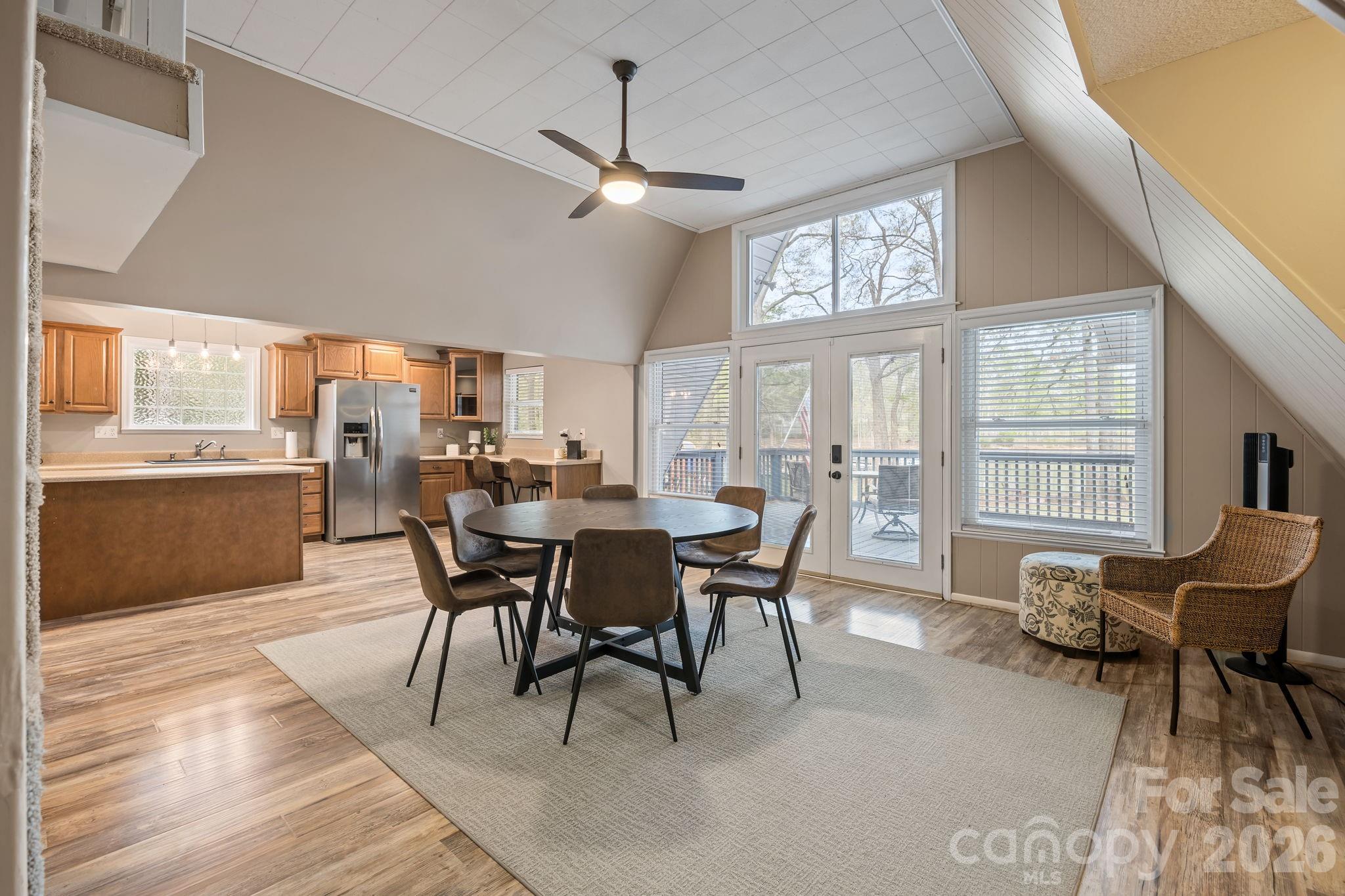 1870 Scout Road Property Photo 4