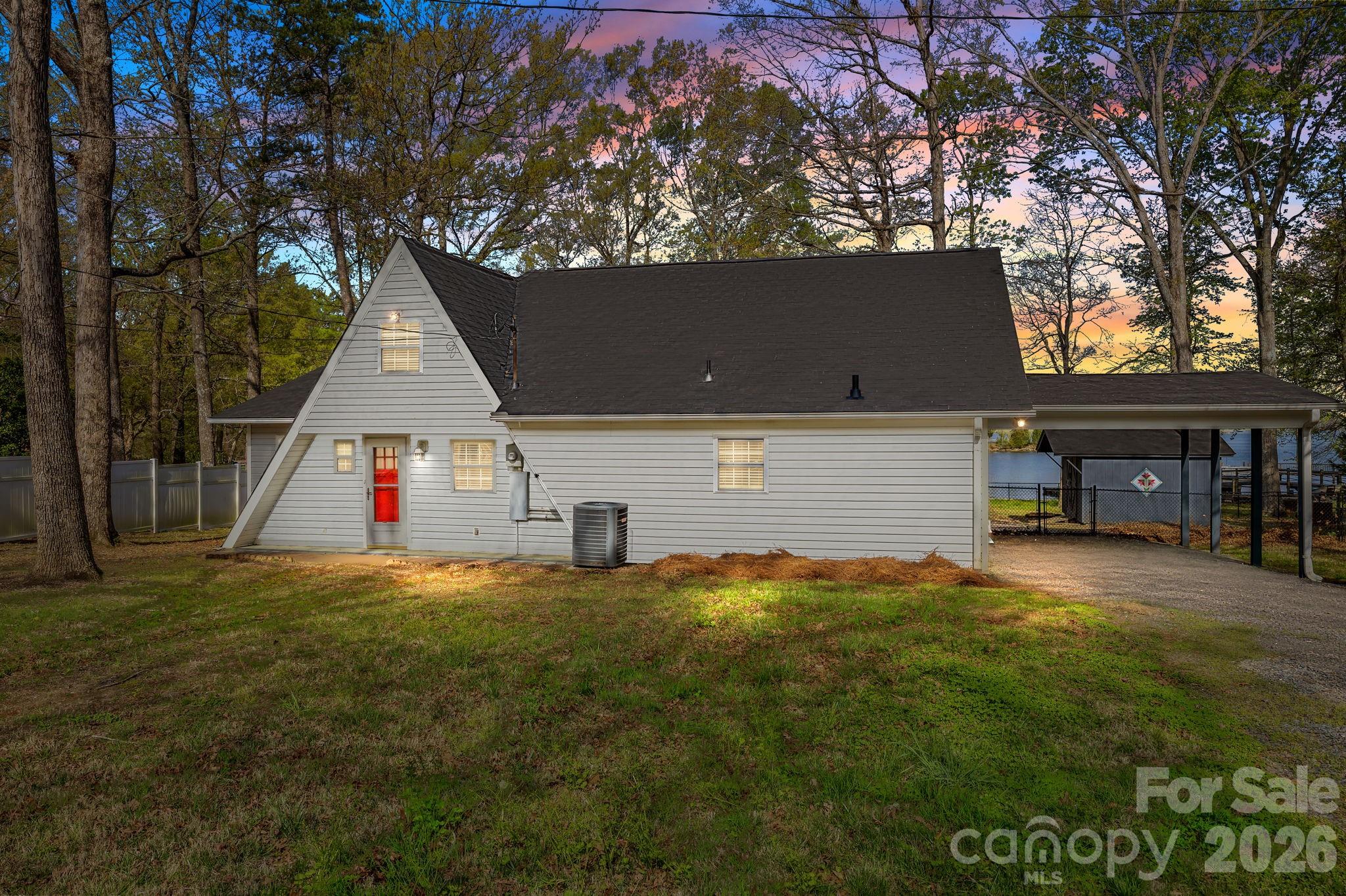 1870 Scout Road Property Photo 9