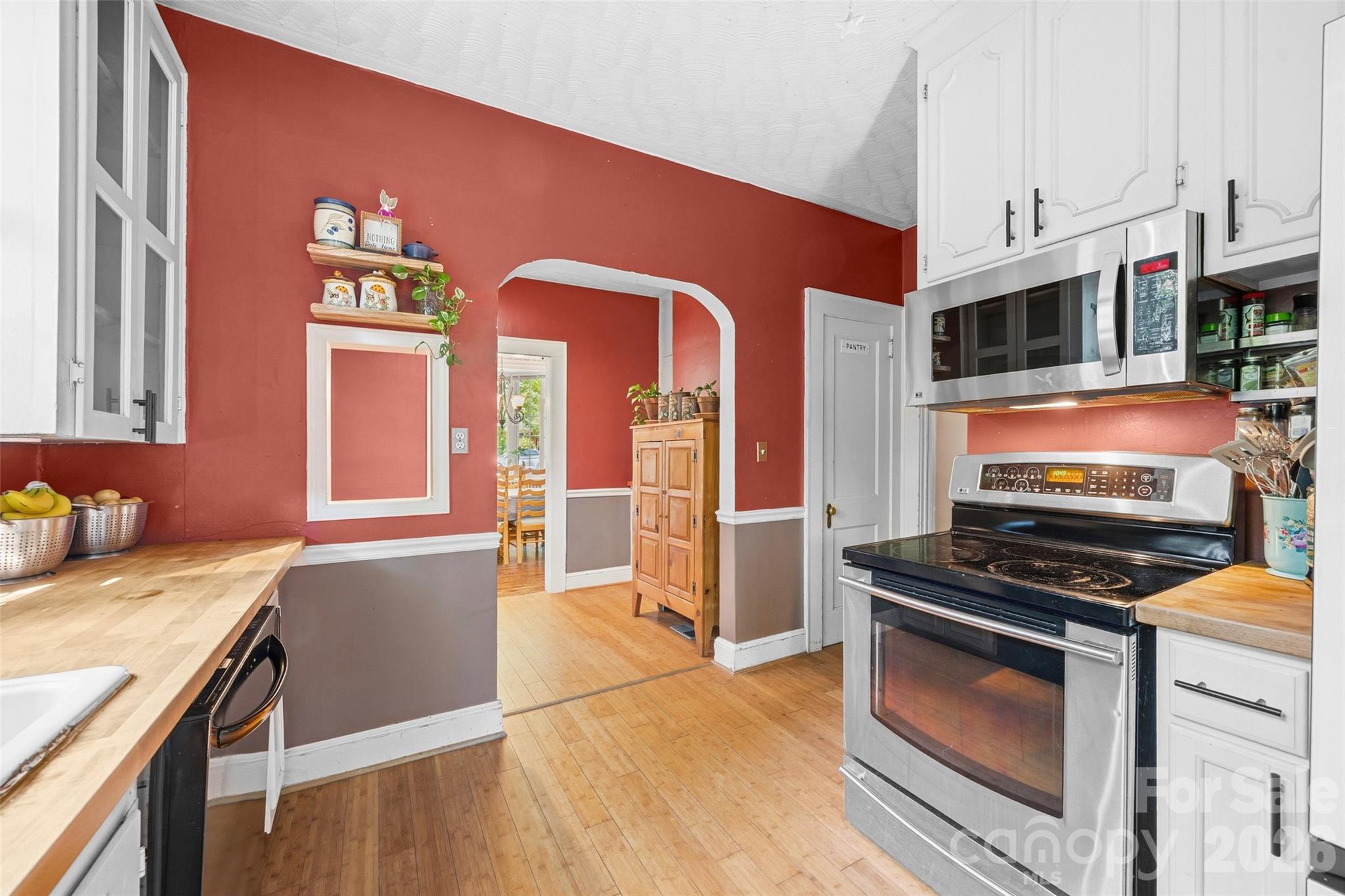205 S Thompson Street Property Photo 10