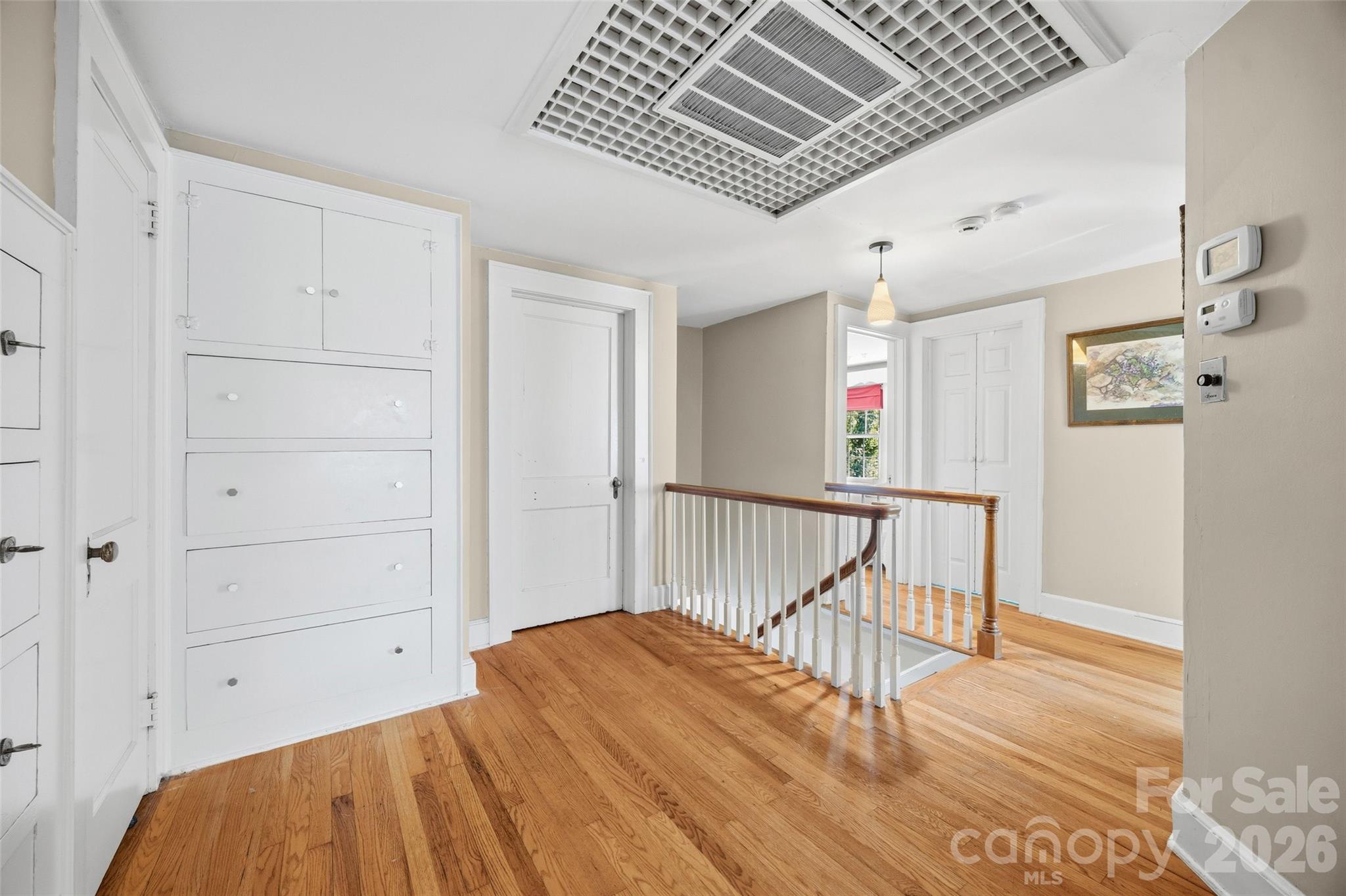 205 S Thompson Street Property Photo 23