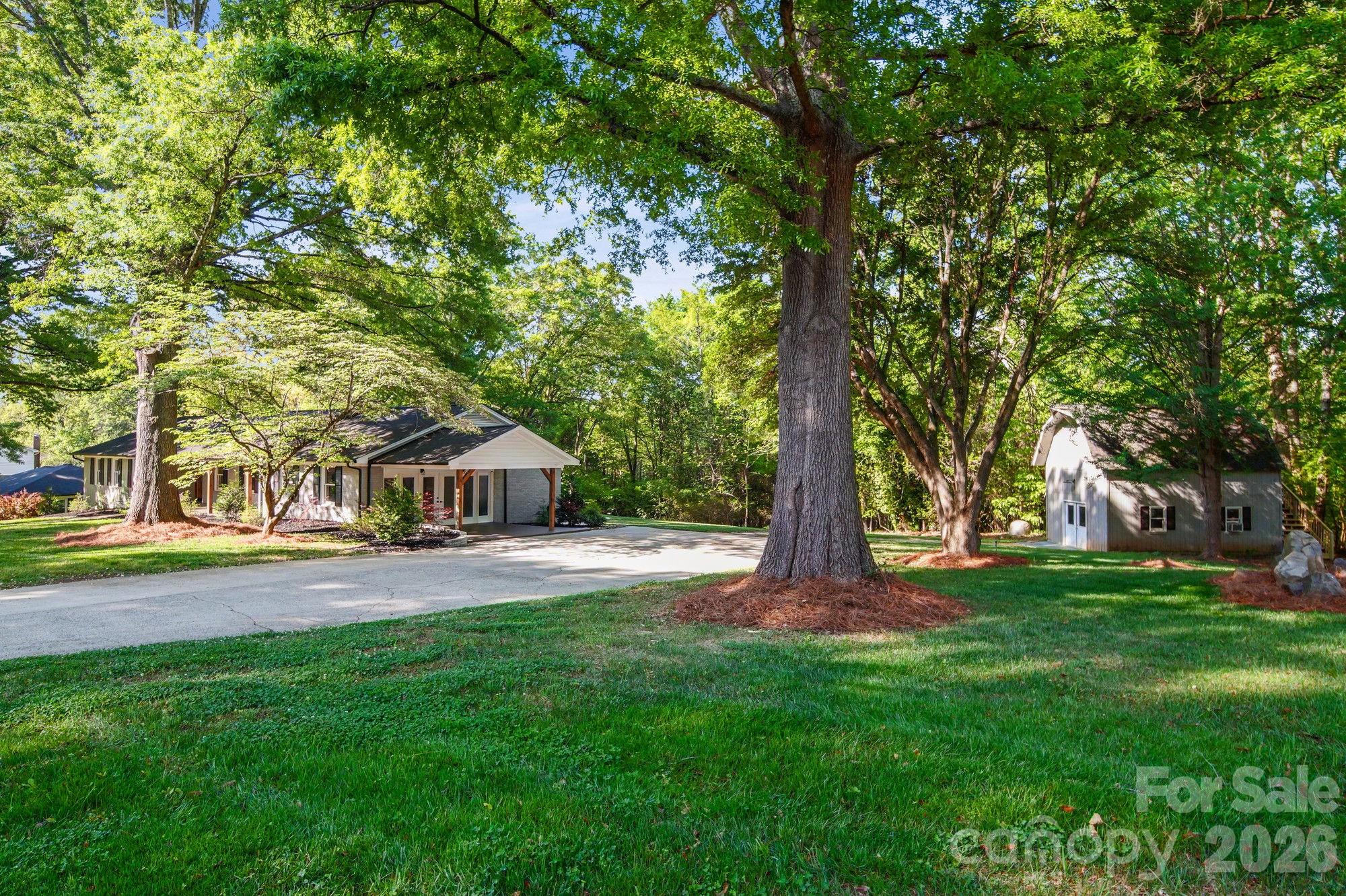 570 Crestside Drive Property Photo 7