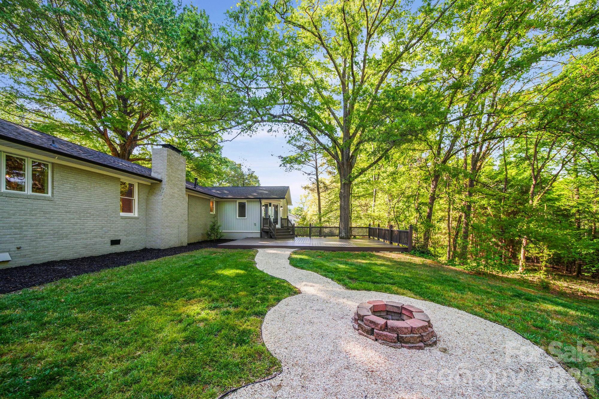 570 Crestside Drive Property Photo 9