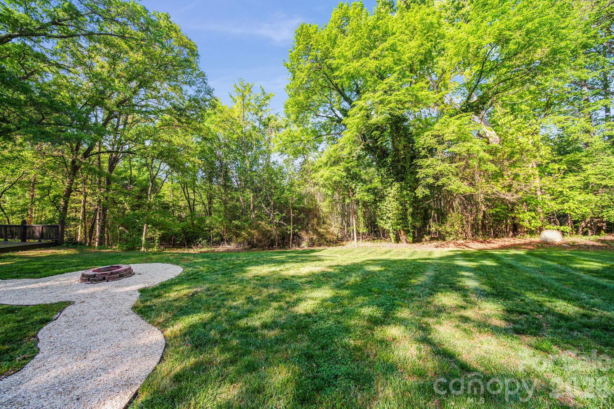570 Crestside Drive Property Photo 13