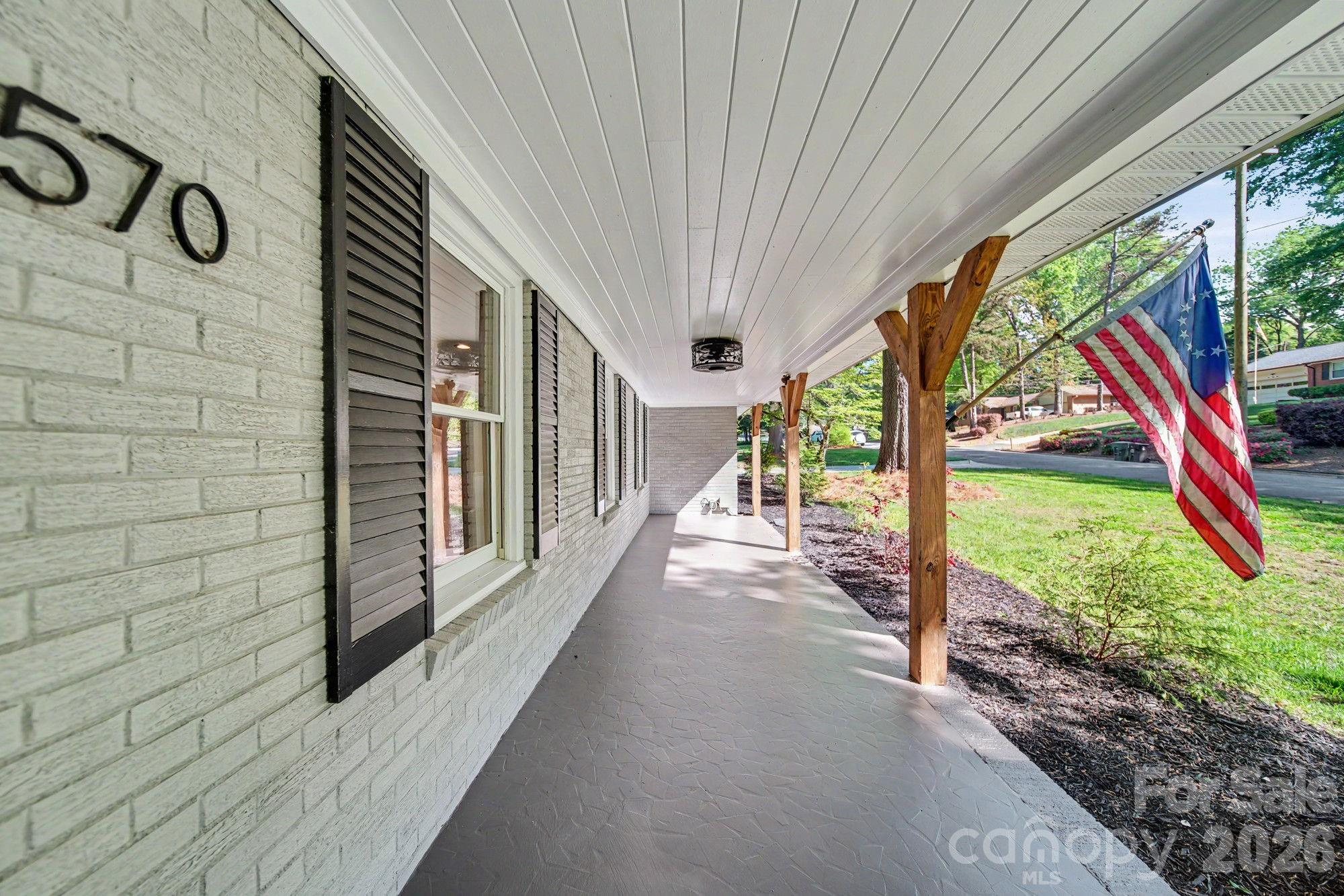570 Crestside Drive Property Photo 16