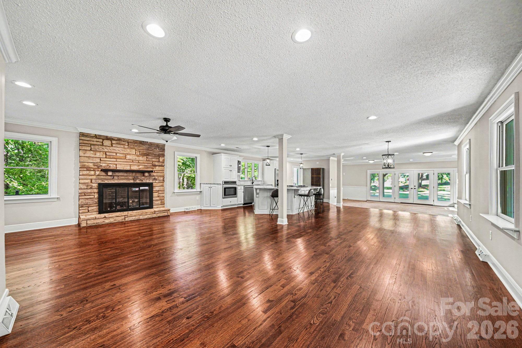 570 Crestside Drive Property Photo 17