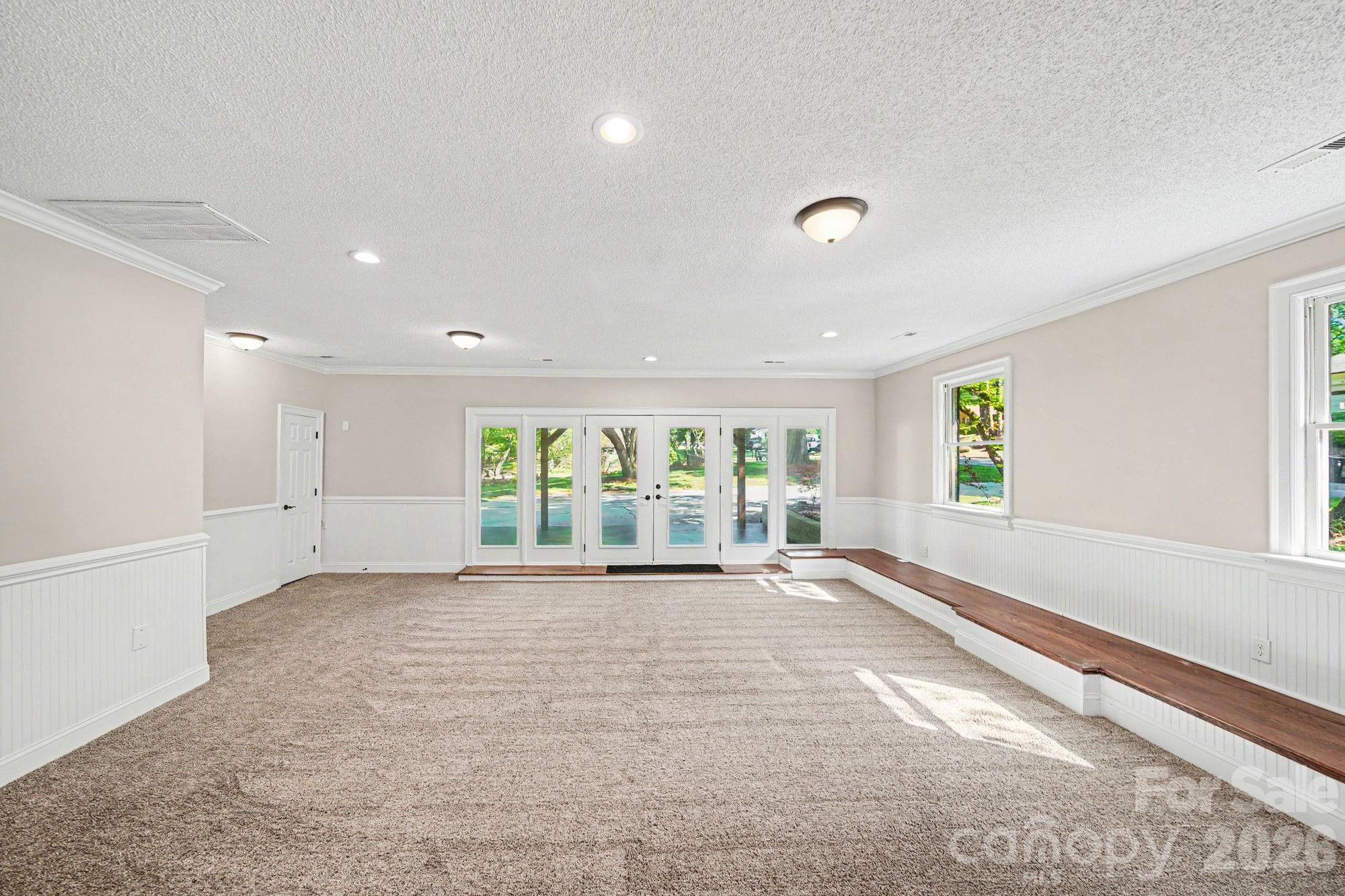 570 Crestside Drive Property Photo 23