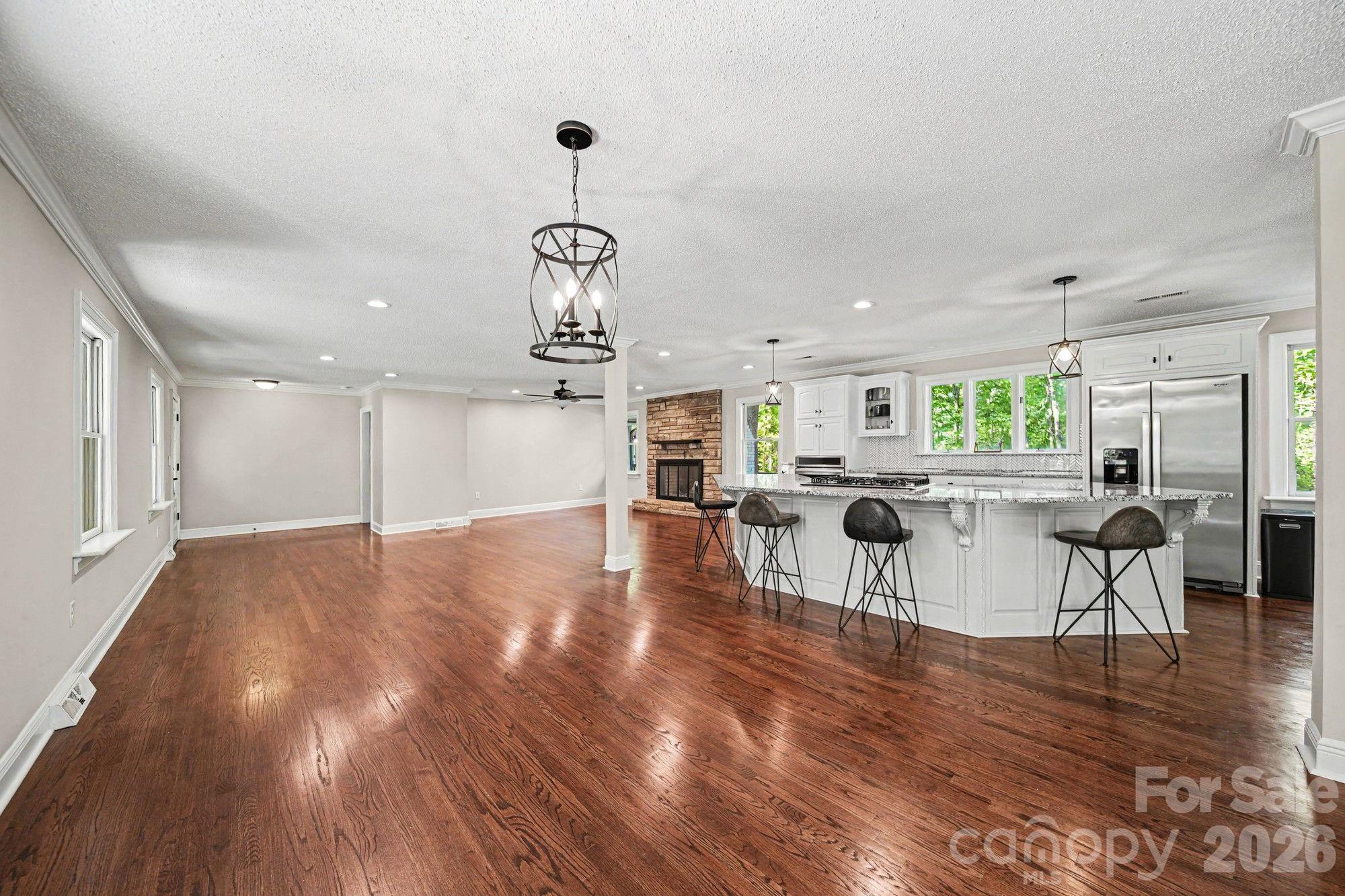 570 Crestside Drive Property Photo 25