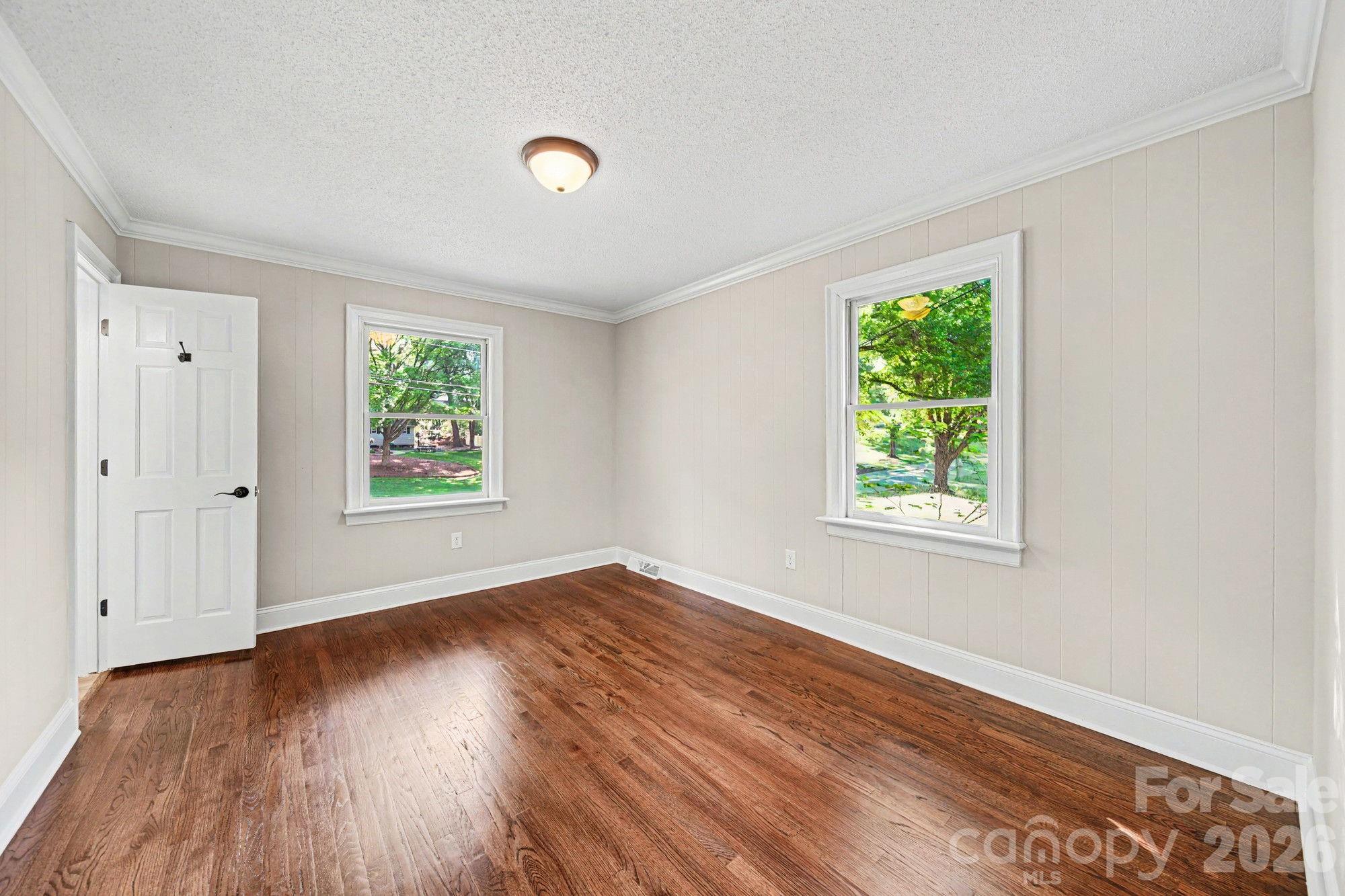 570 Crestside Drive Property Photo 30