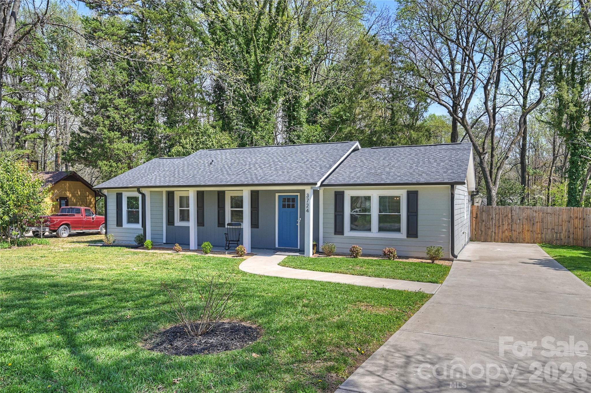 3724 Cobbleridge Drive Property Photo 3