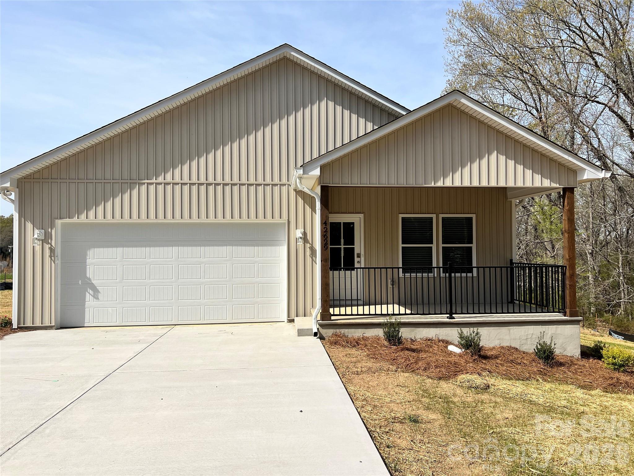 42629 Greenview Drive Property Photo 1