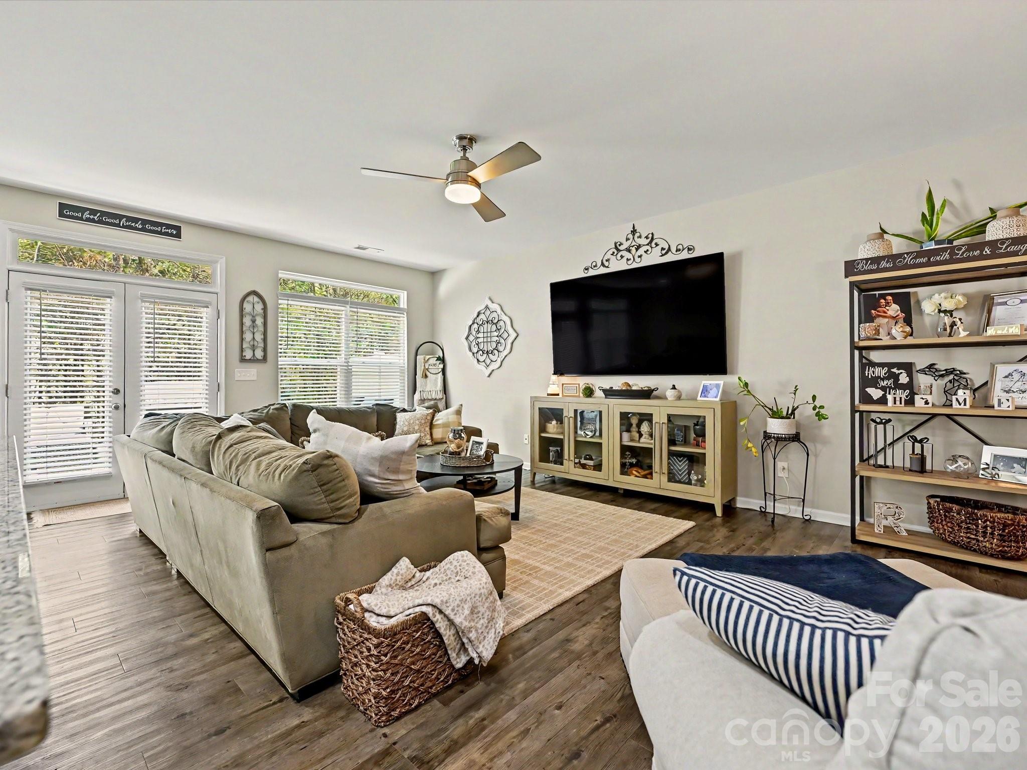 2704 Cregstone Way Property Photo 4