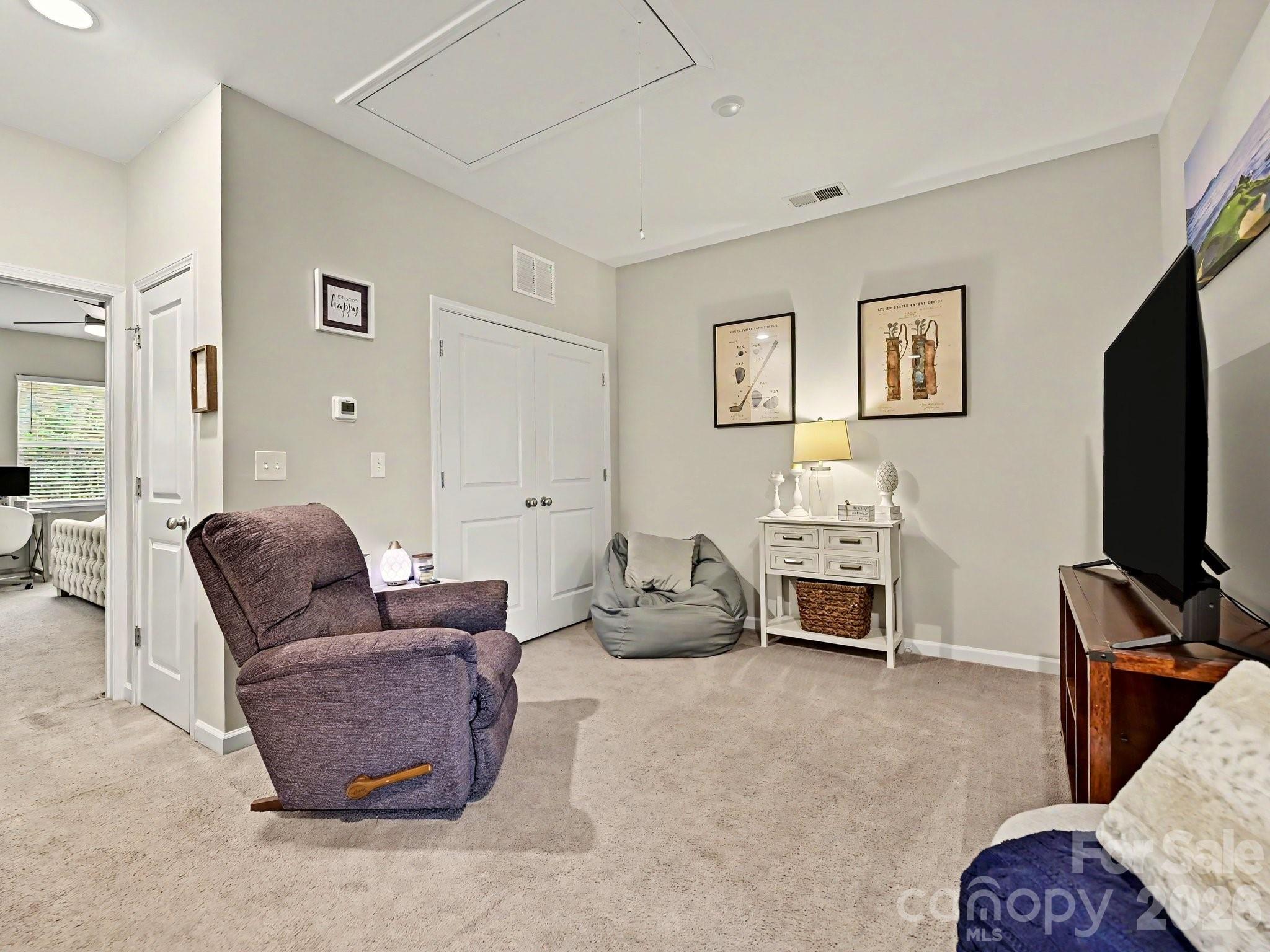 2704 Cregstone Way Property Photo 17