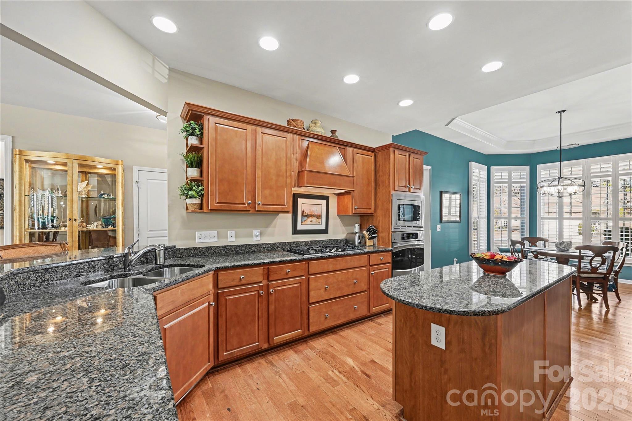 49015 Gladiolus Street Property Photo 6