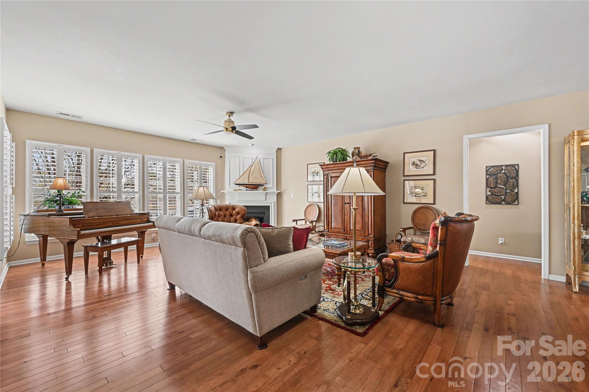 49015 Gladiolus Street Property Photo 10