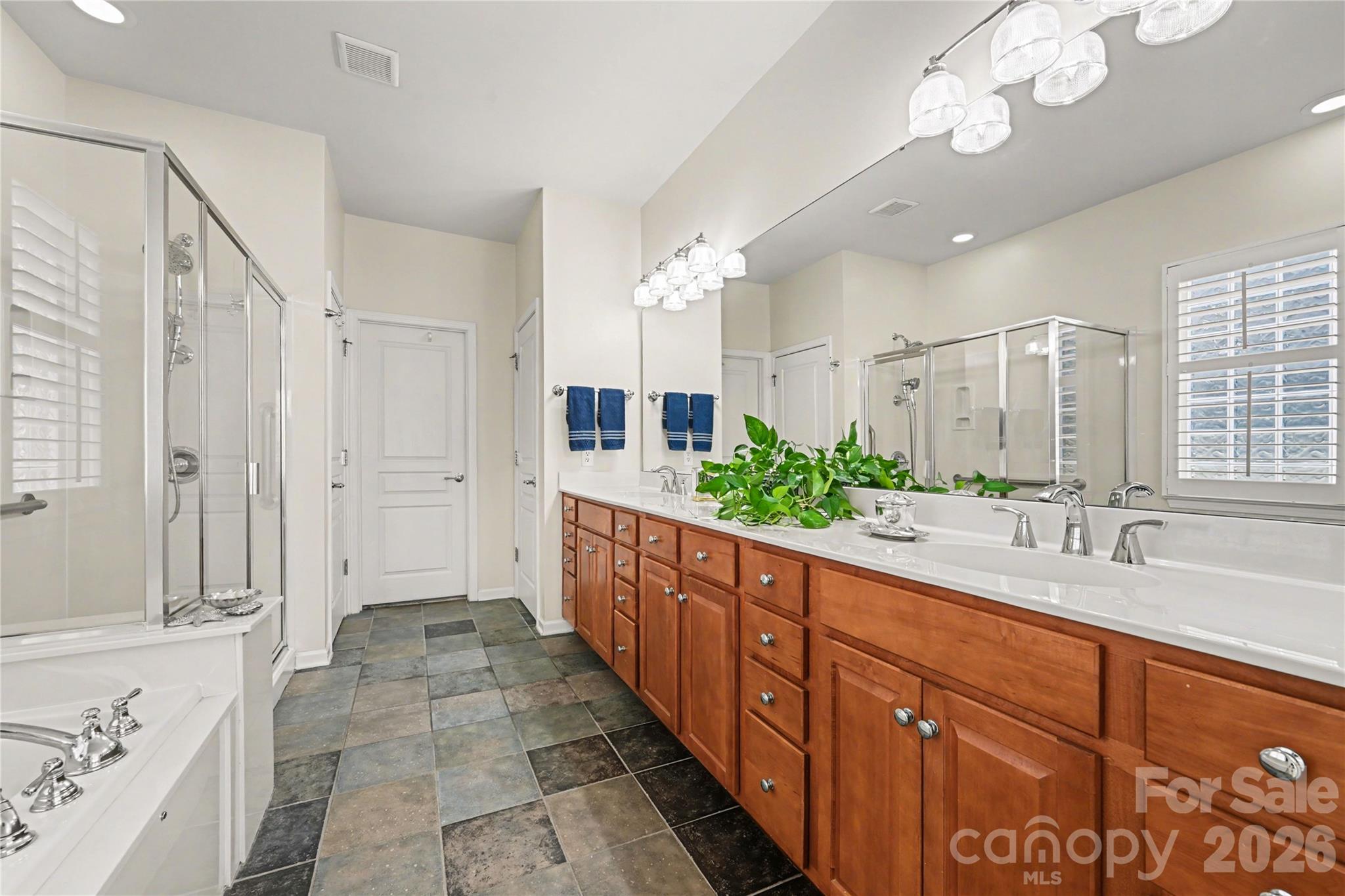 49015 Gladiolus Street Property Photo 13