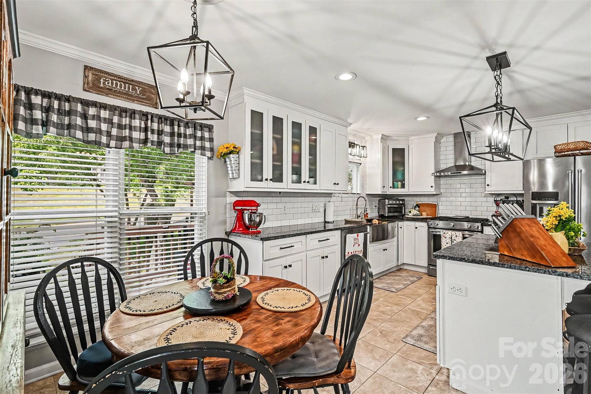 10319 Camelback Circle Property Photo 11