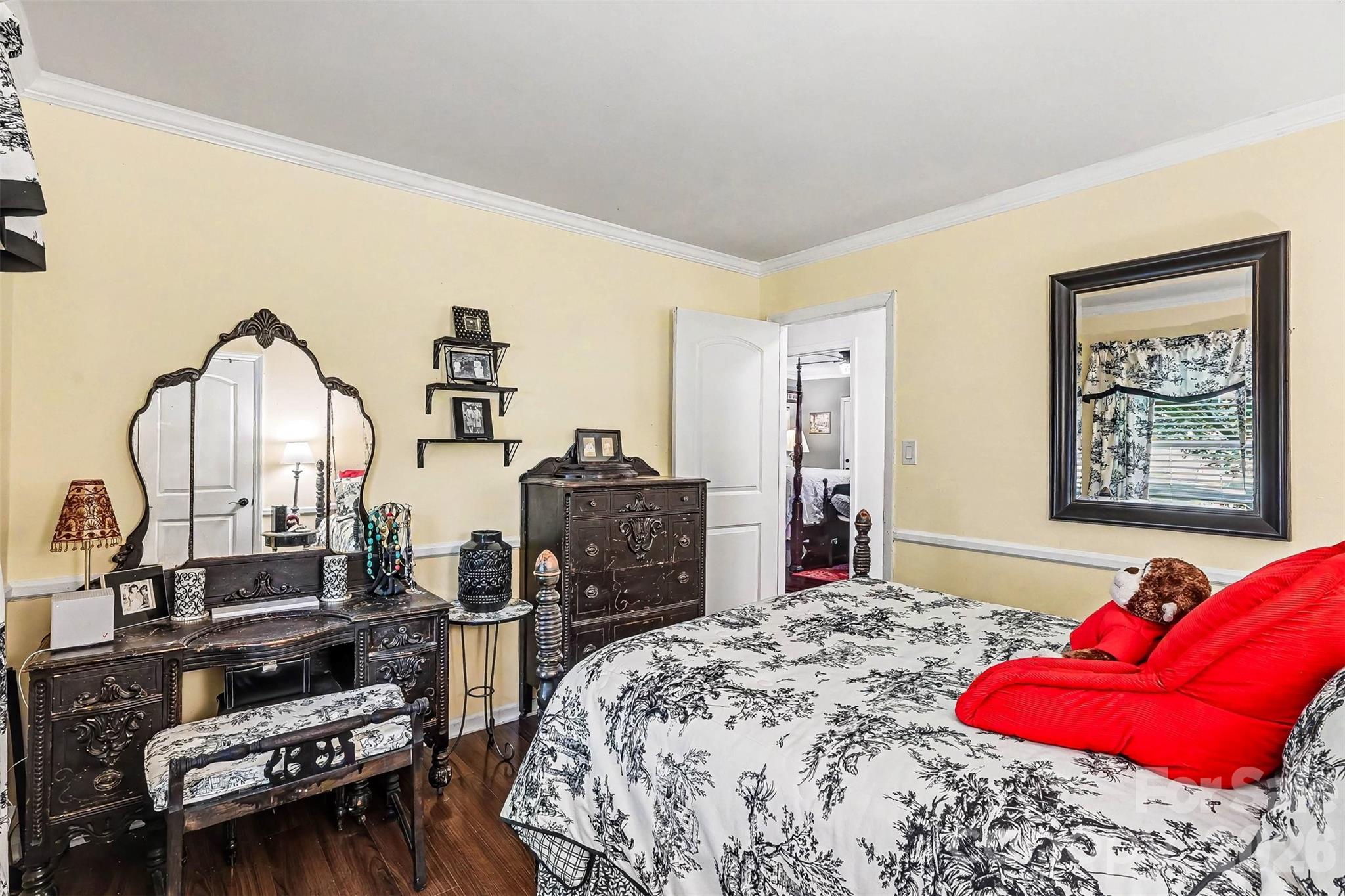 10319 Camelback Circle Property Photo 17