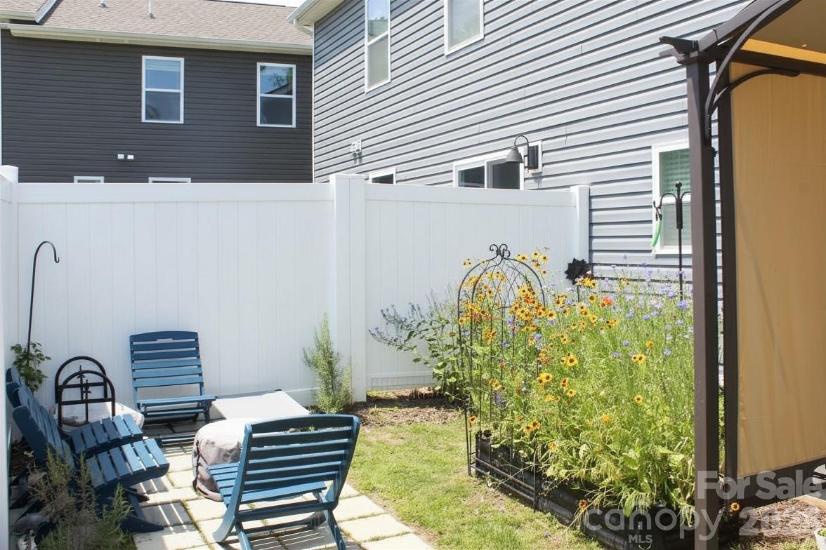 83 Malcolm Court Property Photo 26