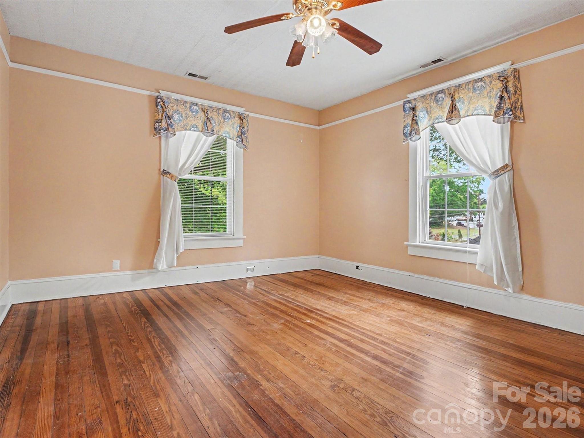 620 N Fulton Street Property Photo 6