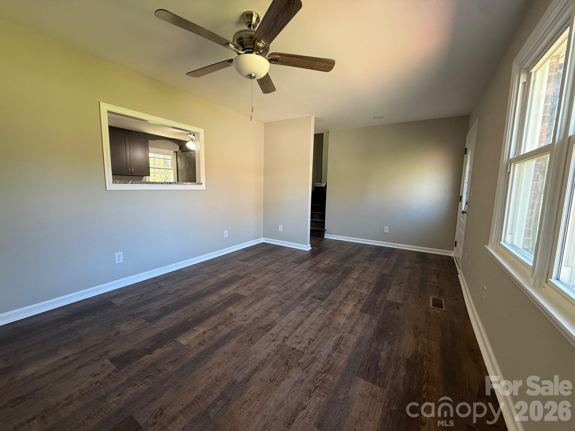 3730 Sedgefield Drive Property Photo 4