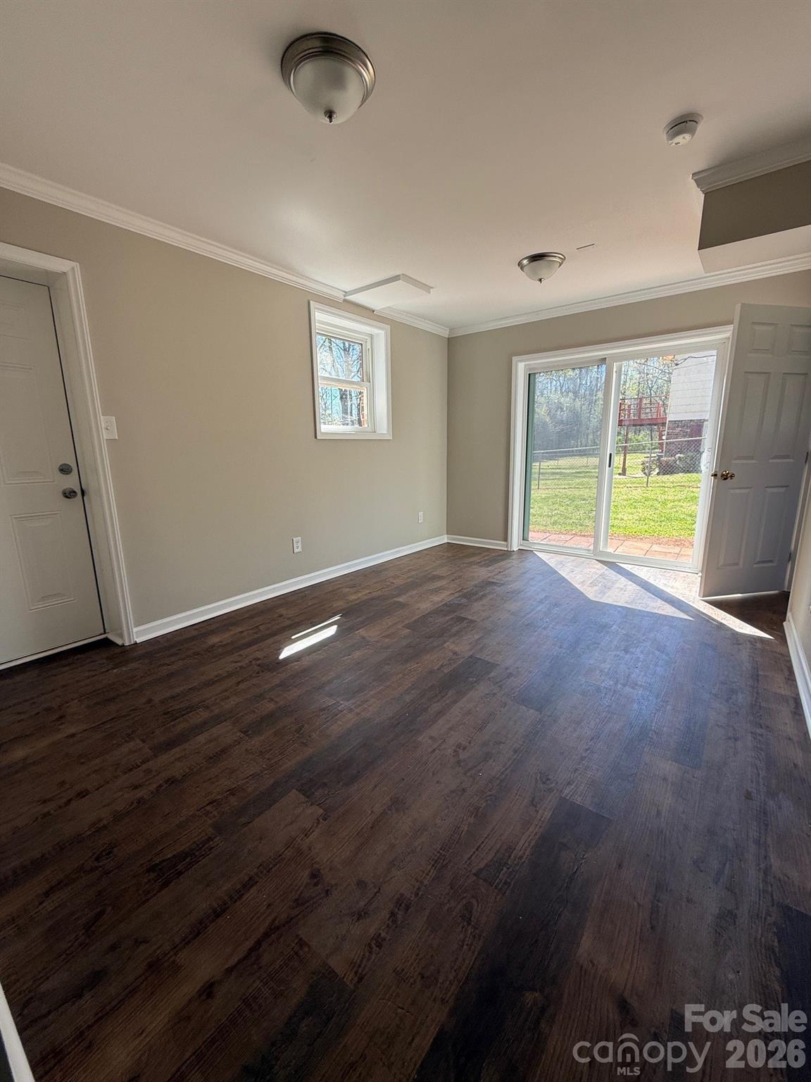 3730 Sedgefield Drive Property Photo 8