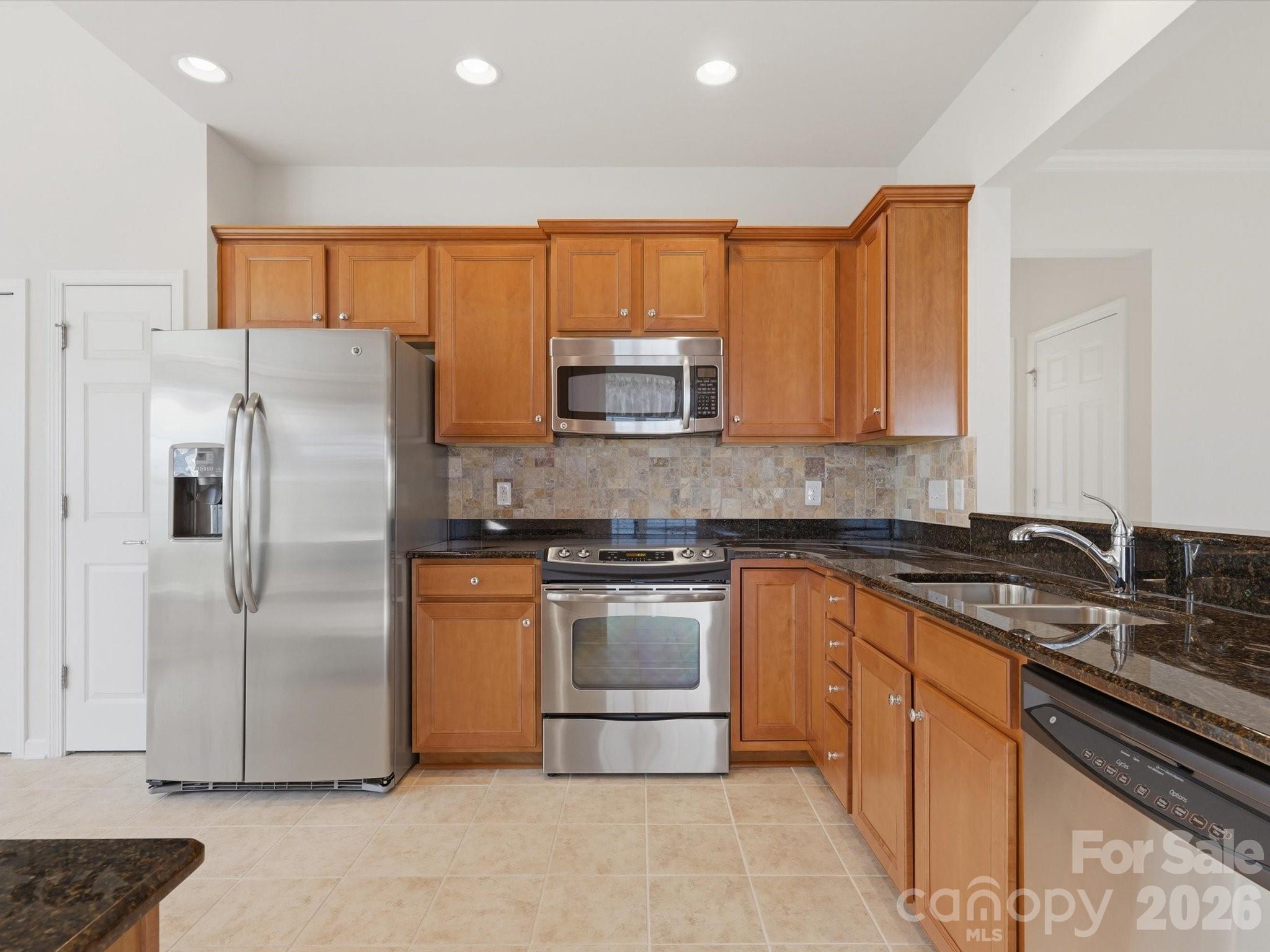 3918 Yosemite Way Property Photo 5
