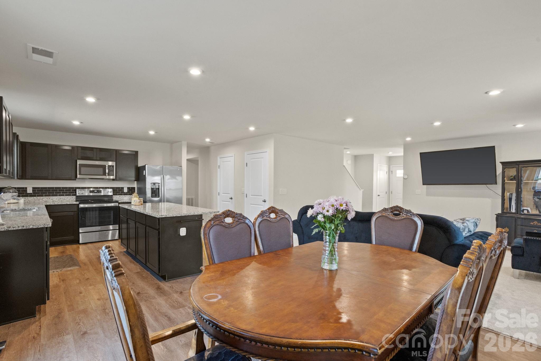 244 Ingram Court Property Photo 7