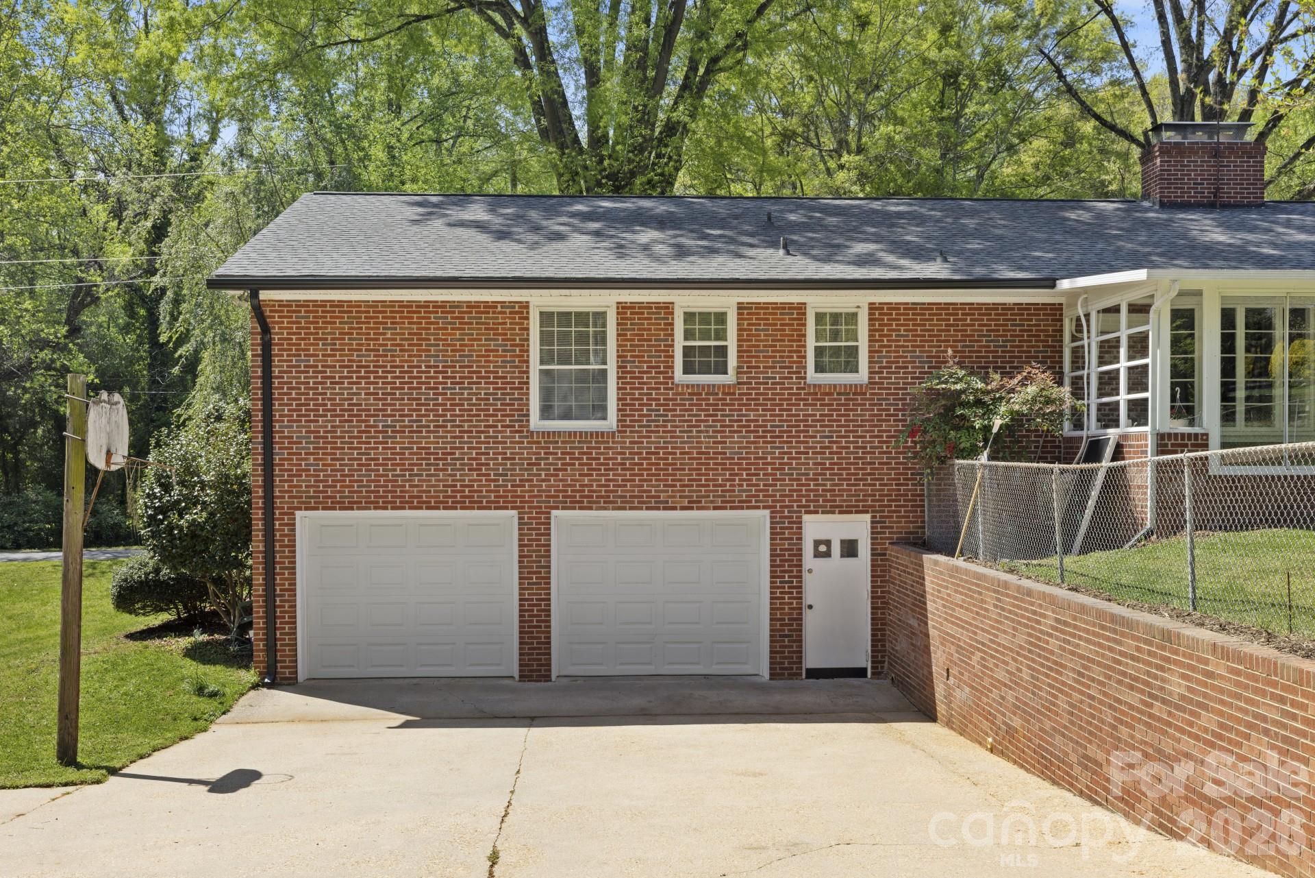 607 12th Avenue Property Photo 6