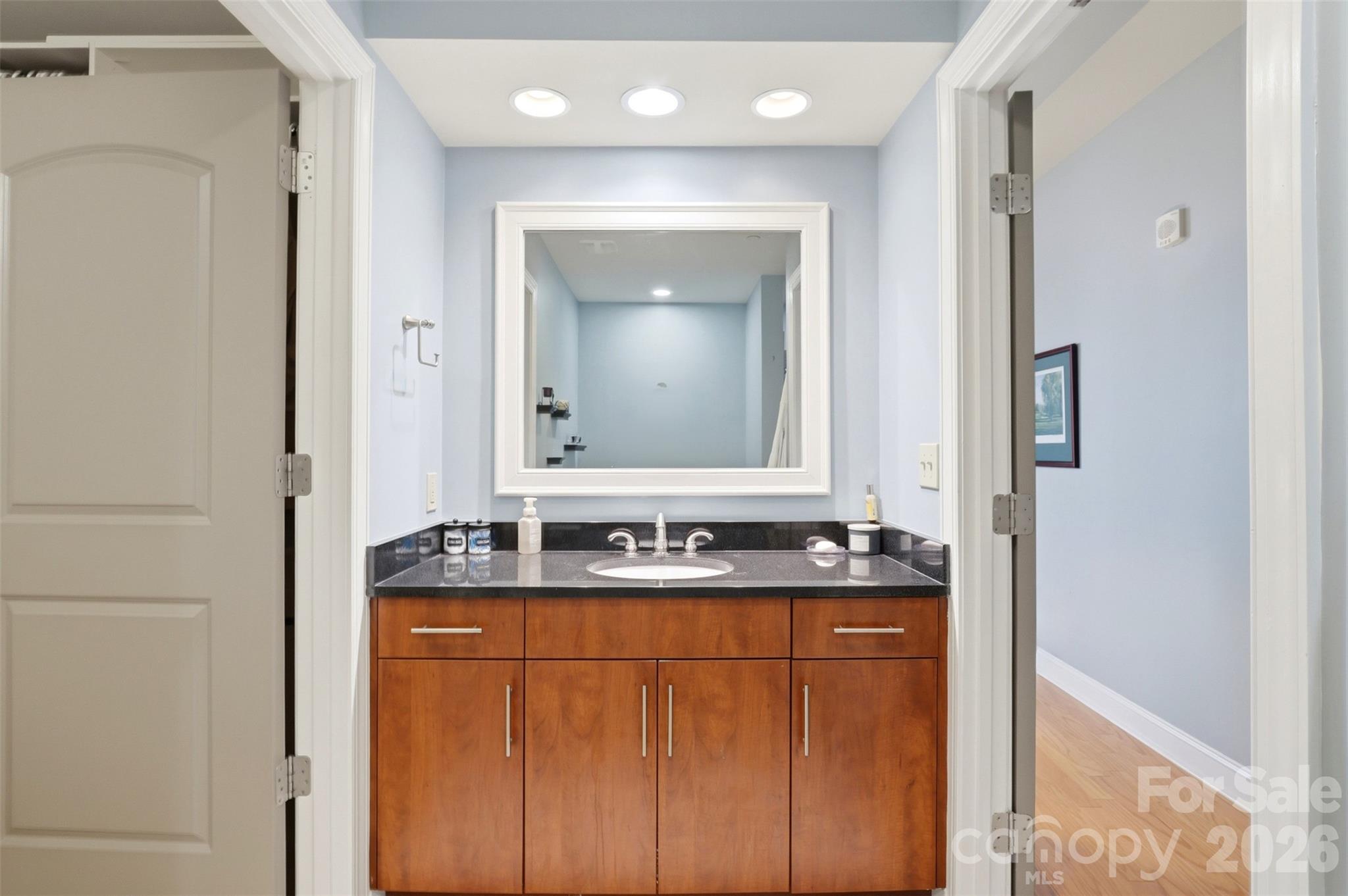 701 Royal Court 508 Property Photo 16