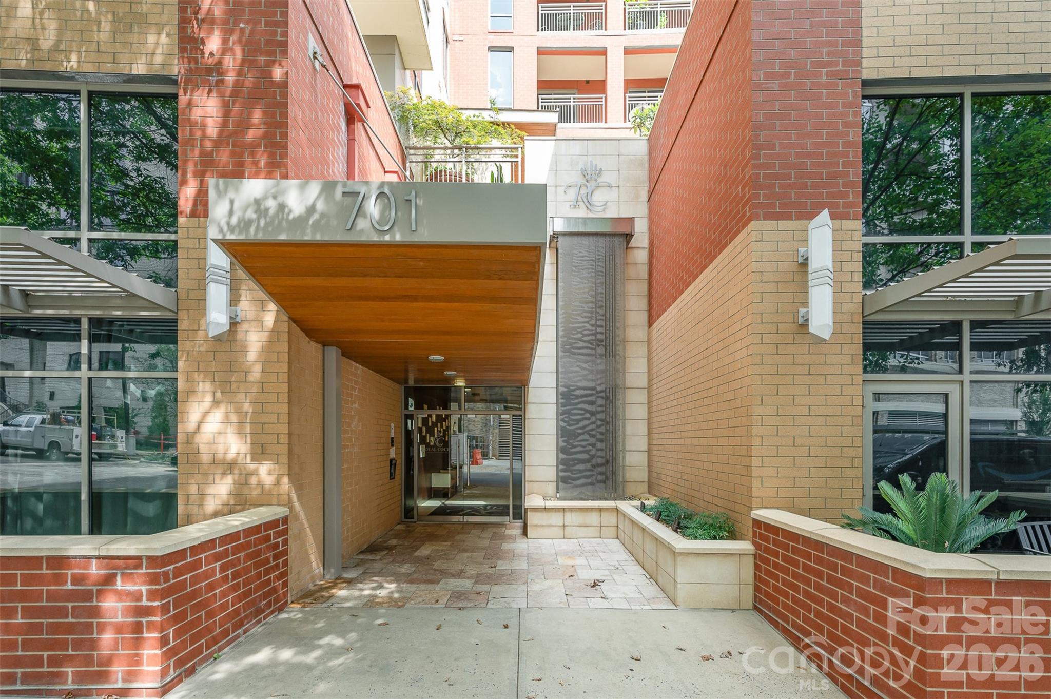701 Royal Court 508 Property Photo 25