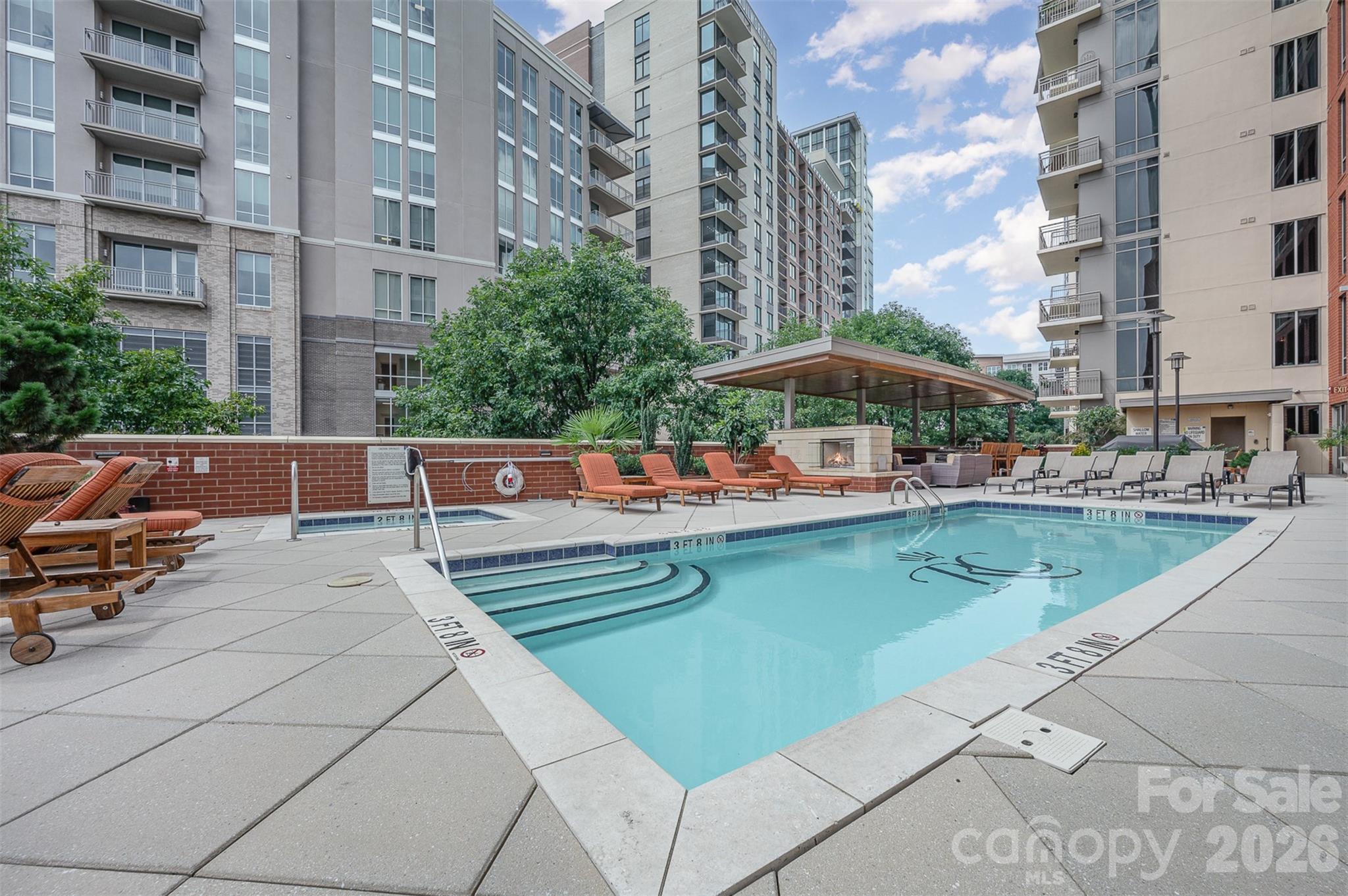 701 Royal Court 508 Property Photo 27