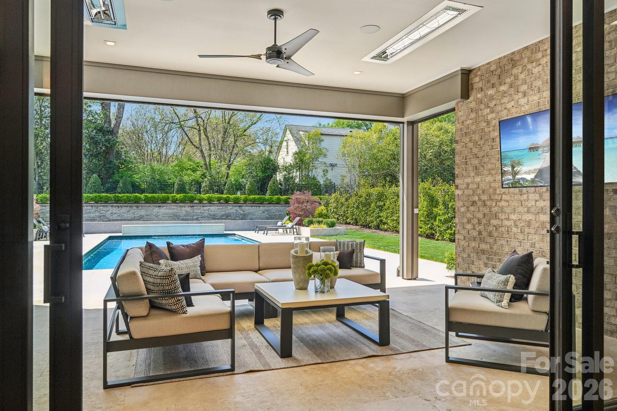 2103 Cortelyou Road Property Photo 13