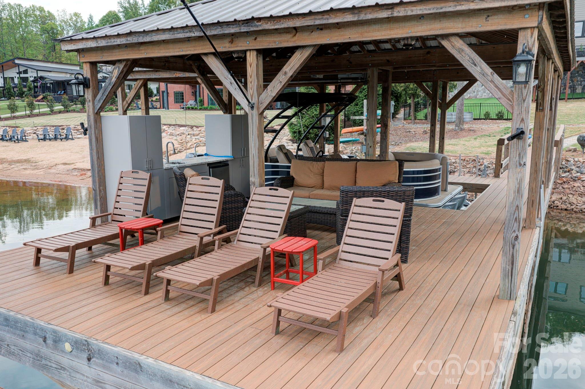 644 Normandy Road Property Photo 4