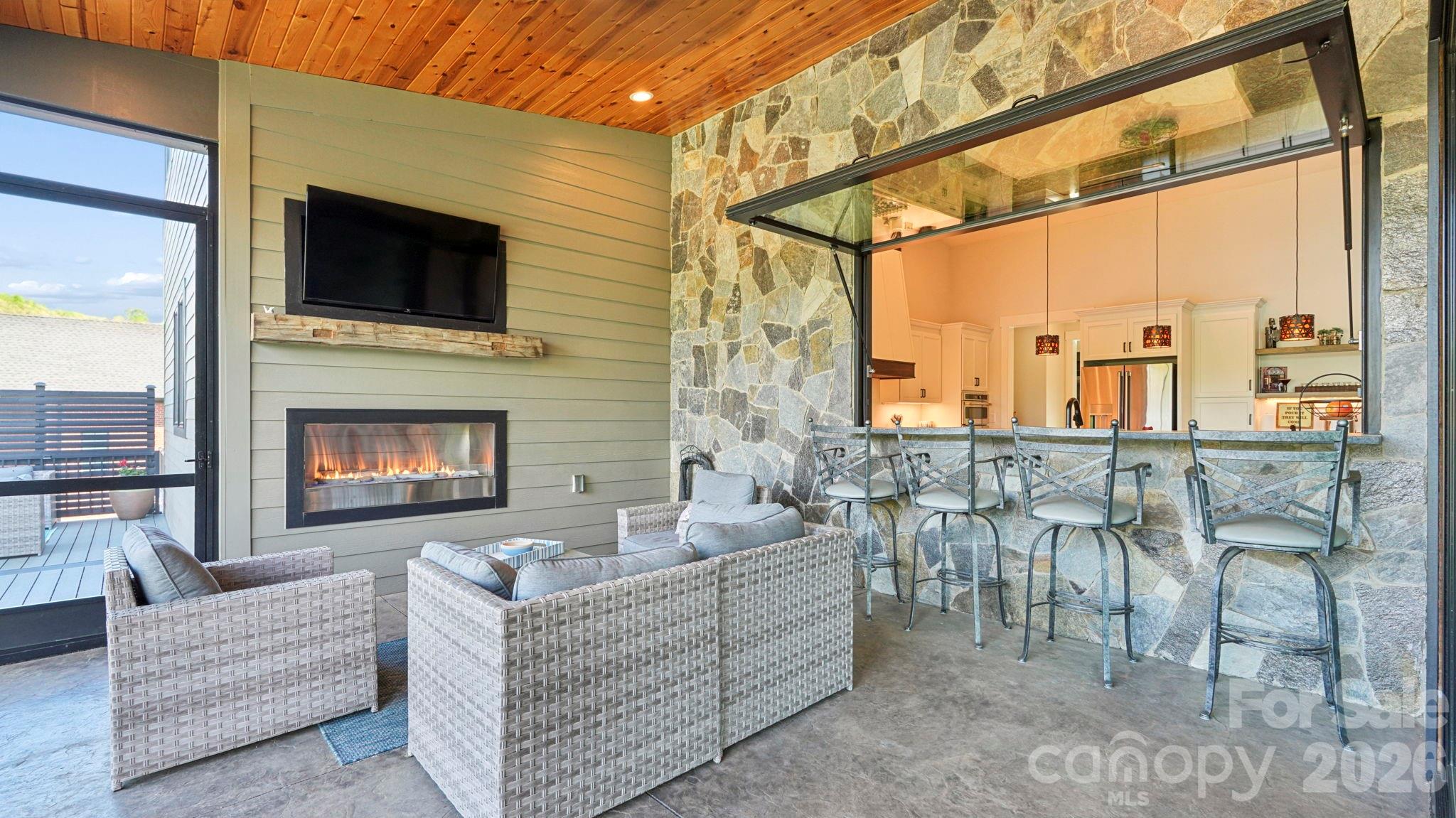 644 Normandy Road Property Photo 6