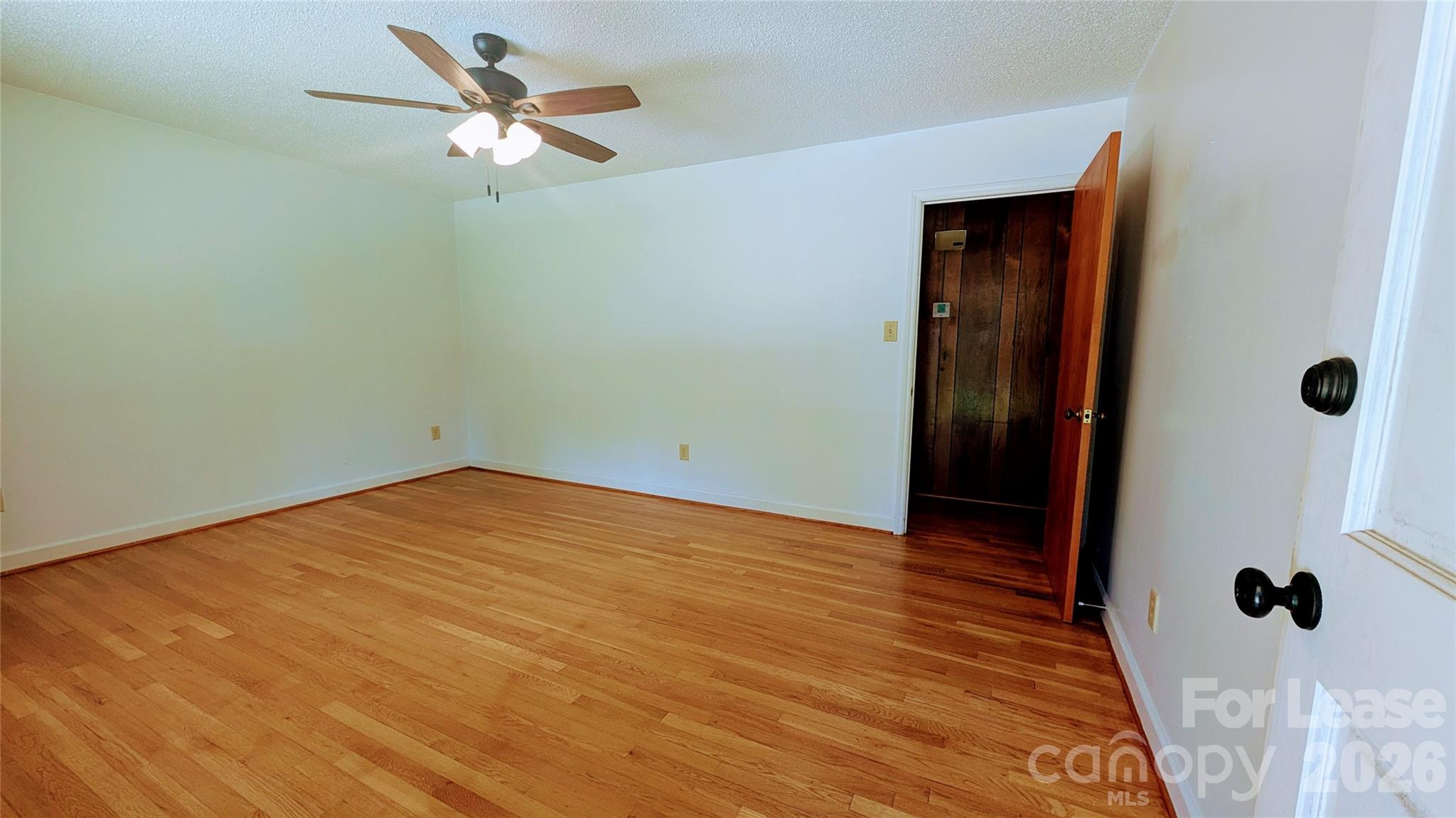 534 Westside Terrace Property Photo 5
