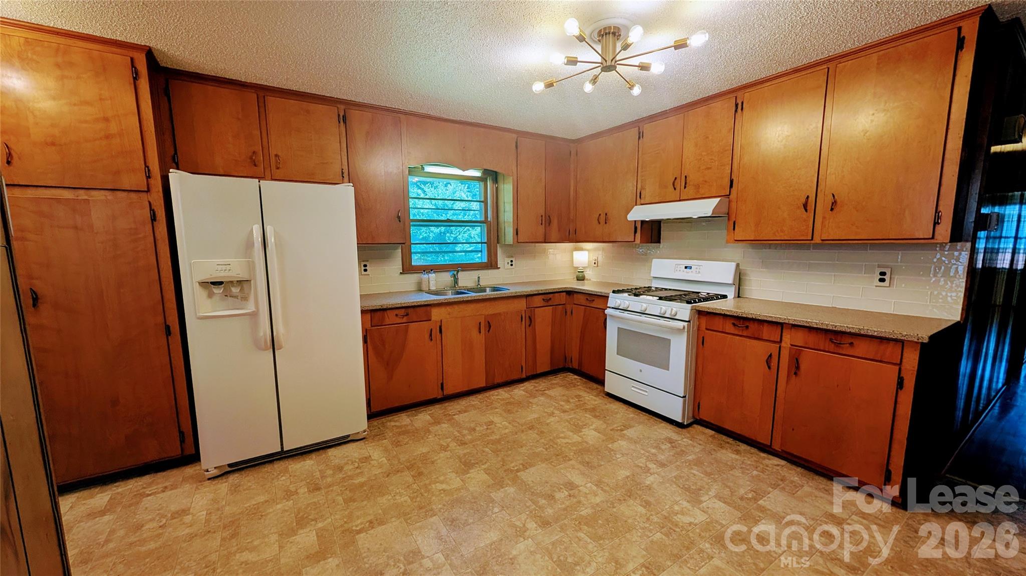 534 Westside Terrace Property Photo 10