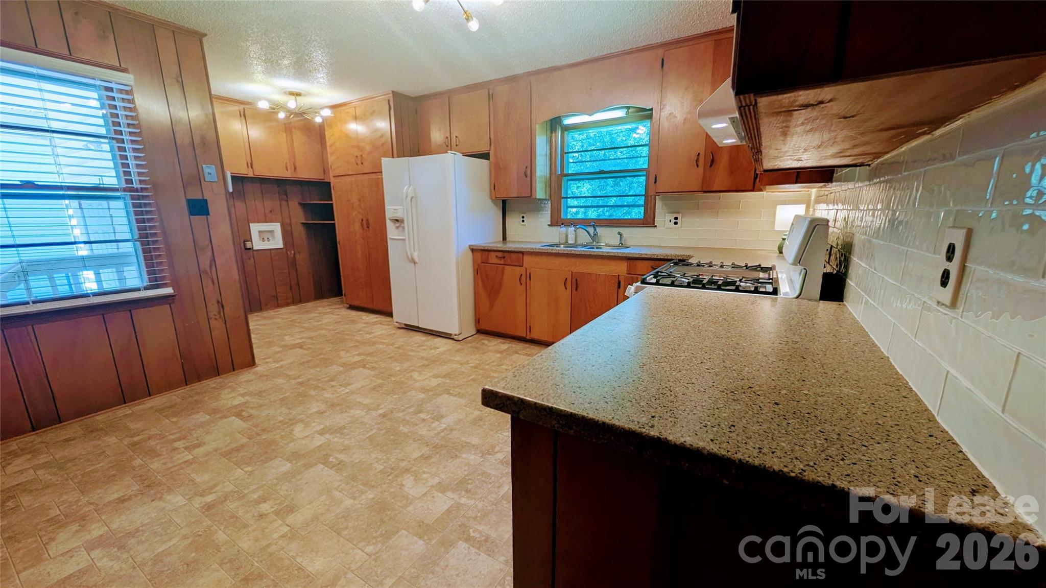 534 Westside Terrace Property Photo 12